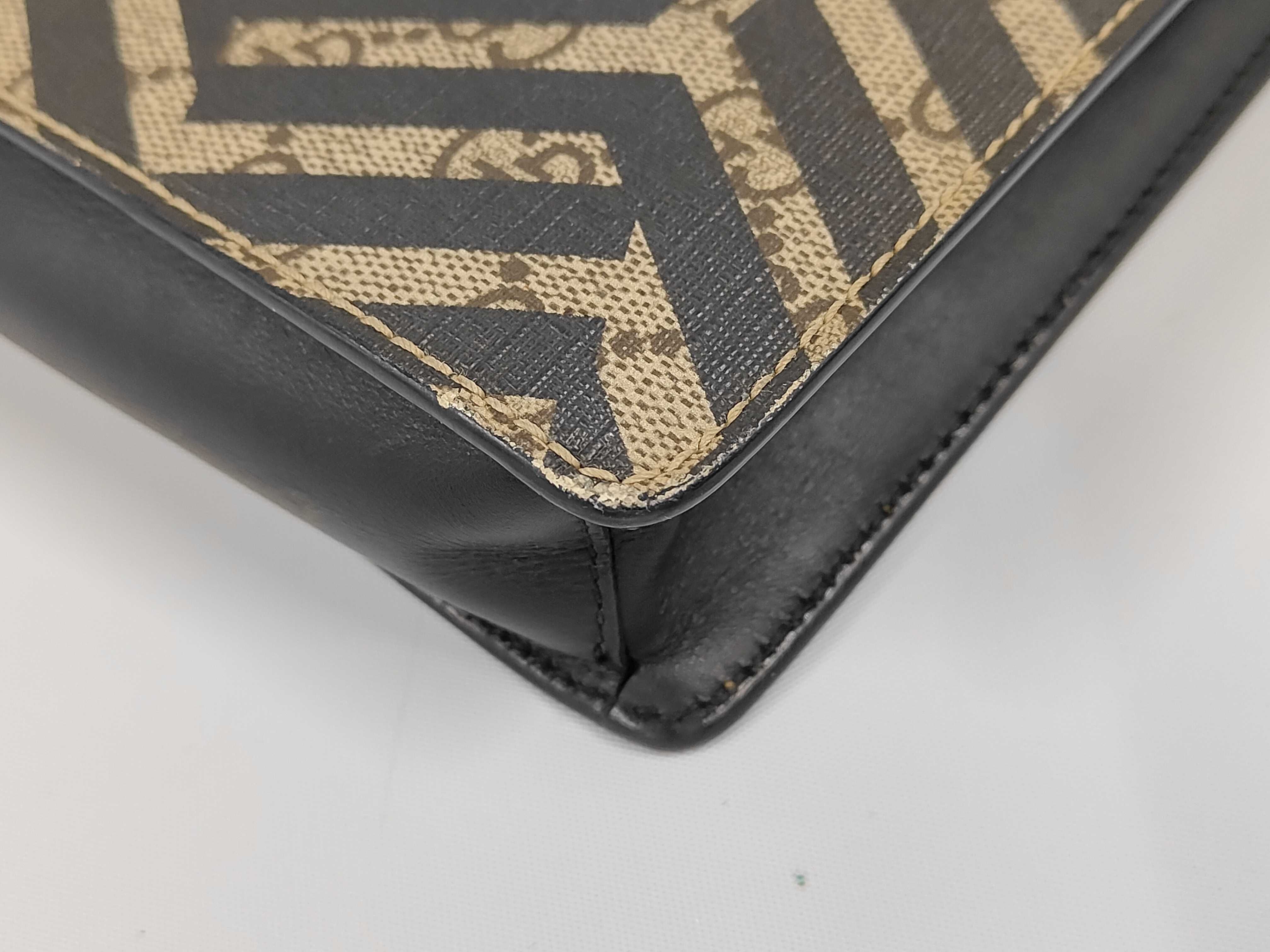 GG Supreme PVC Messenger Bag Clutch Bag Bee Clutch Bag — view 4