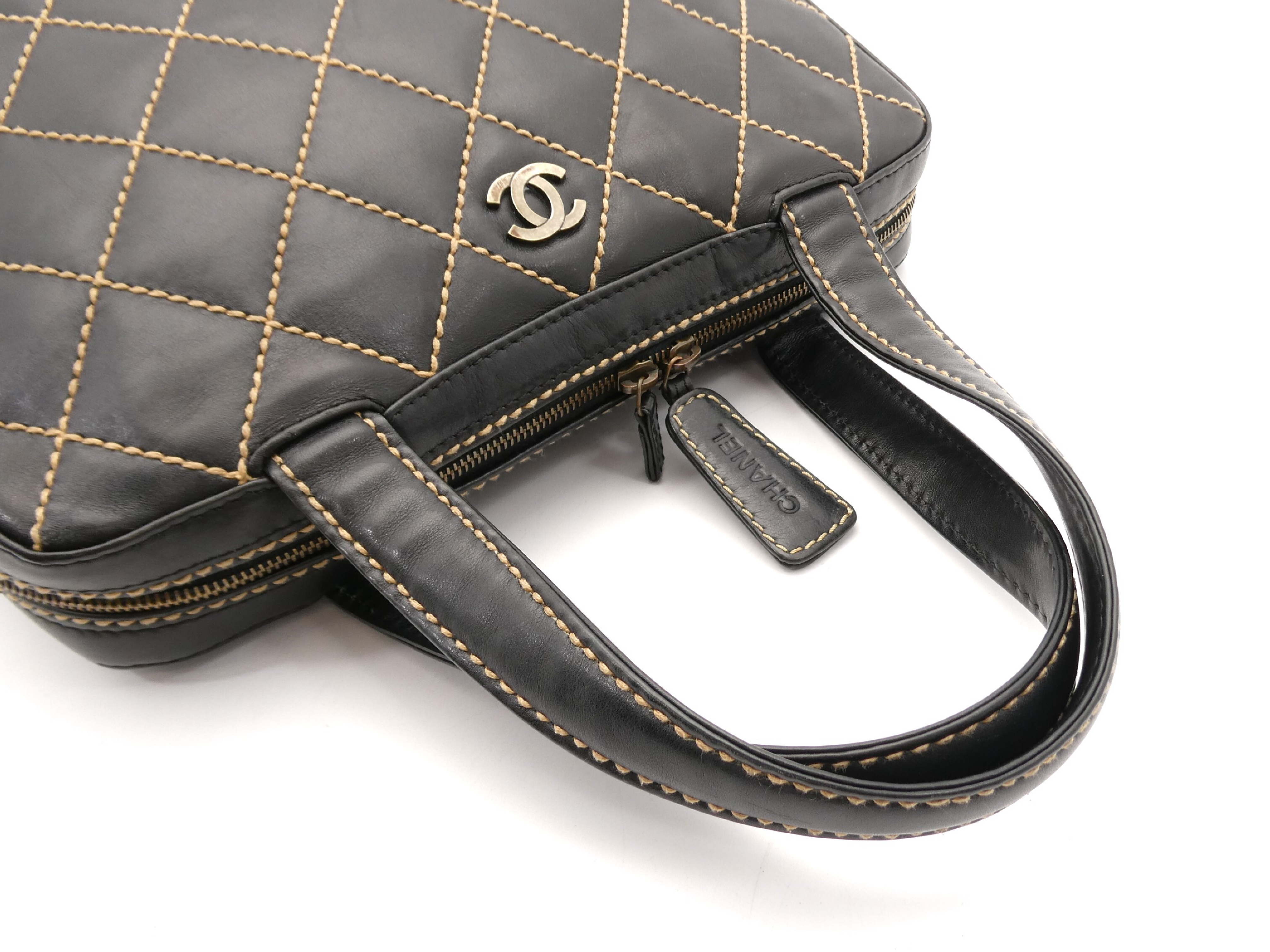 Wild Stitch Matelassé Coco Mark Shoulder Bag — view 6
