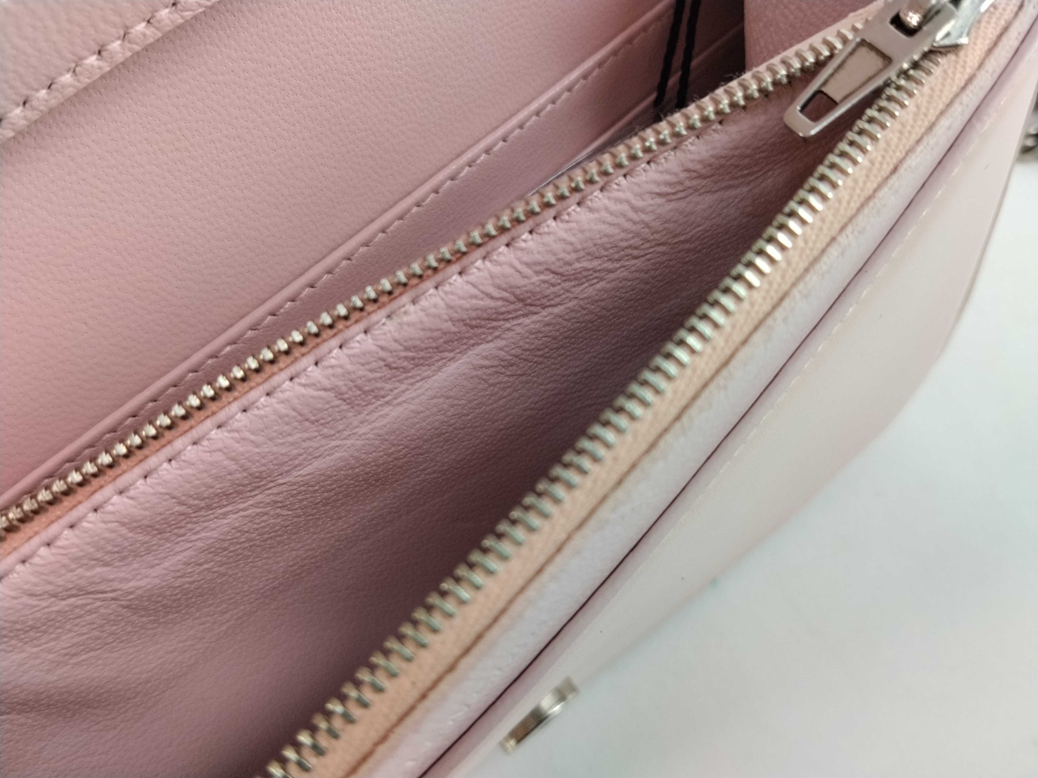 B. Wallet-on-Chain Shoulder Bag — view 13