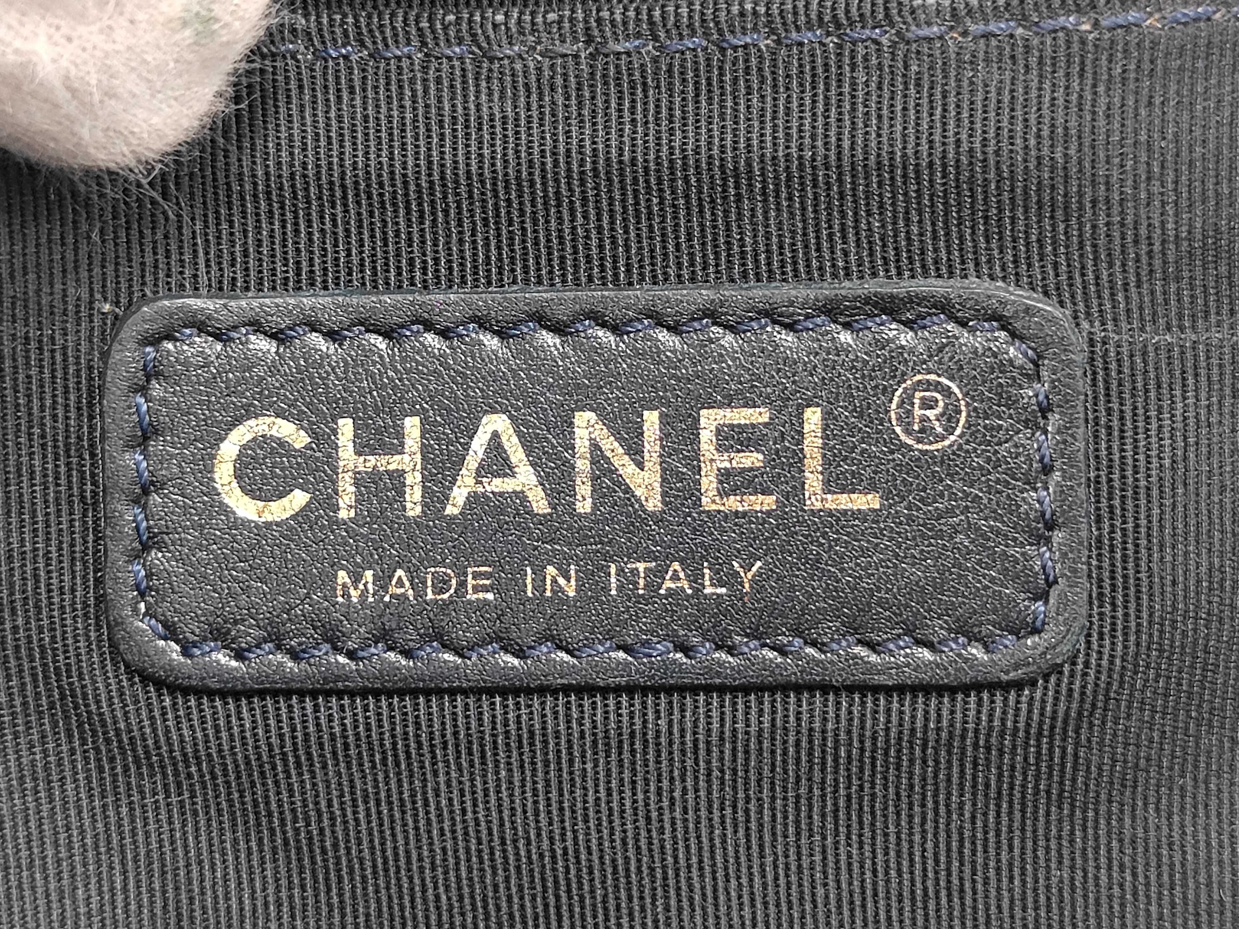 Boy Chanel Medium Chain Bag (Tweed) Shoulder Bag — view 7