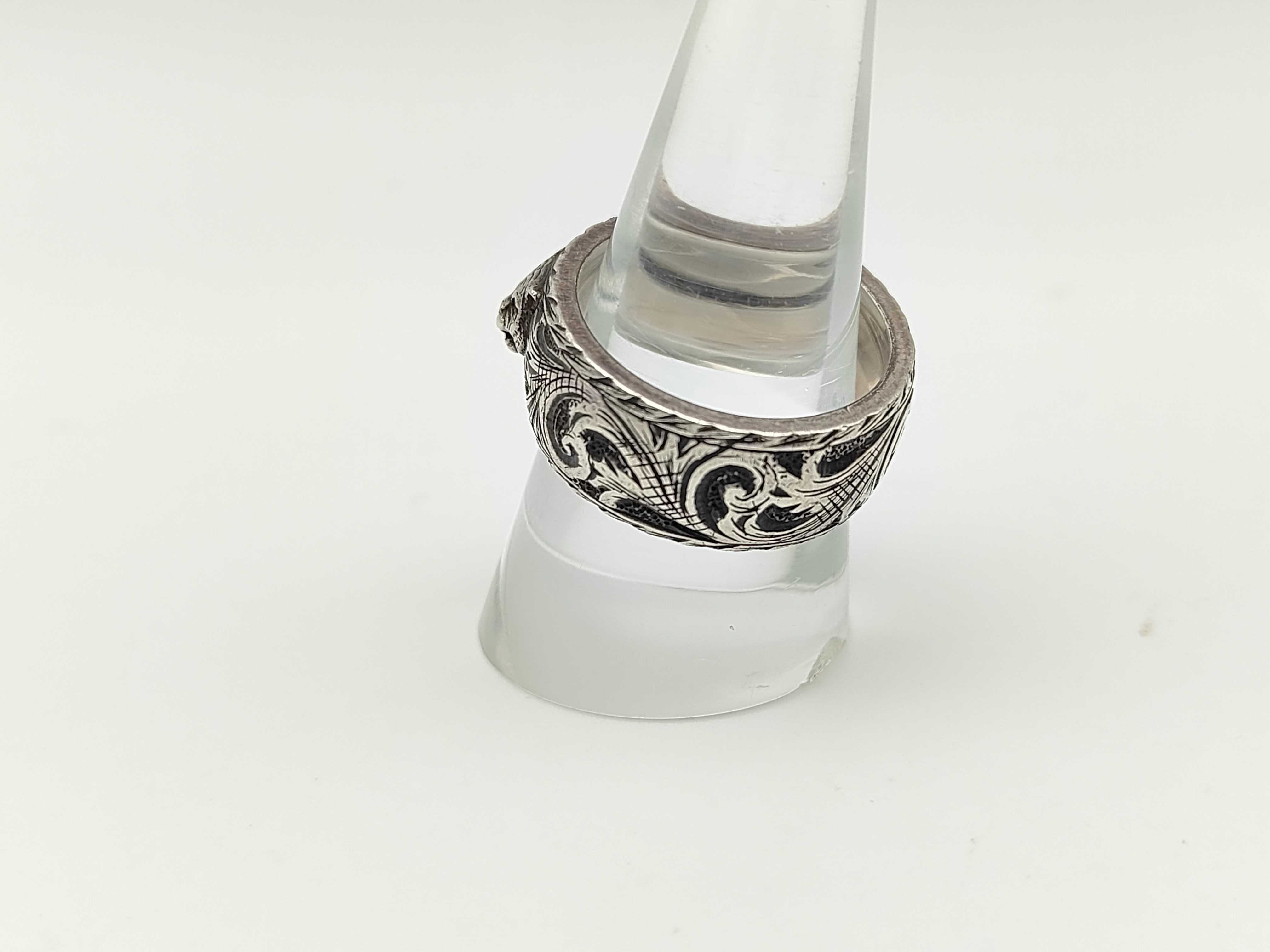 Interlocking G Arabesque Cat Head Ring — view 2