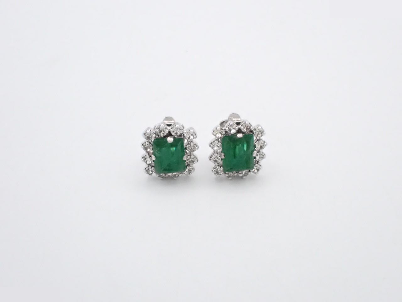 Green colored gemstone necklace and earrings, chain approximately 42cm. — view 3