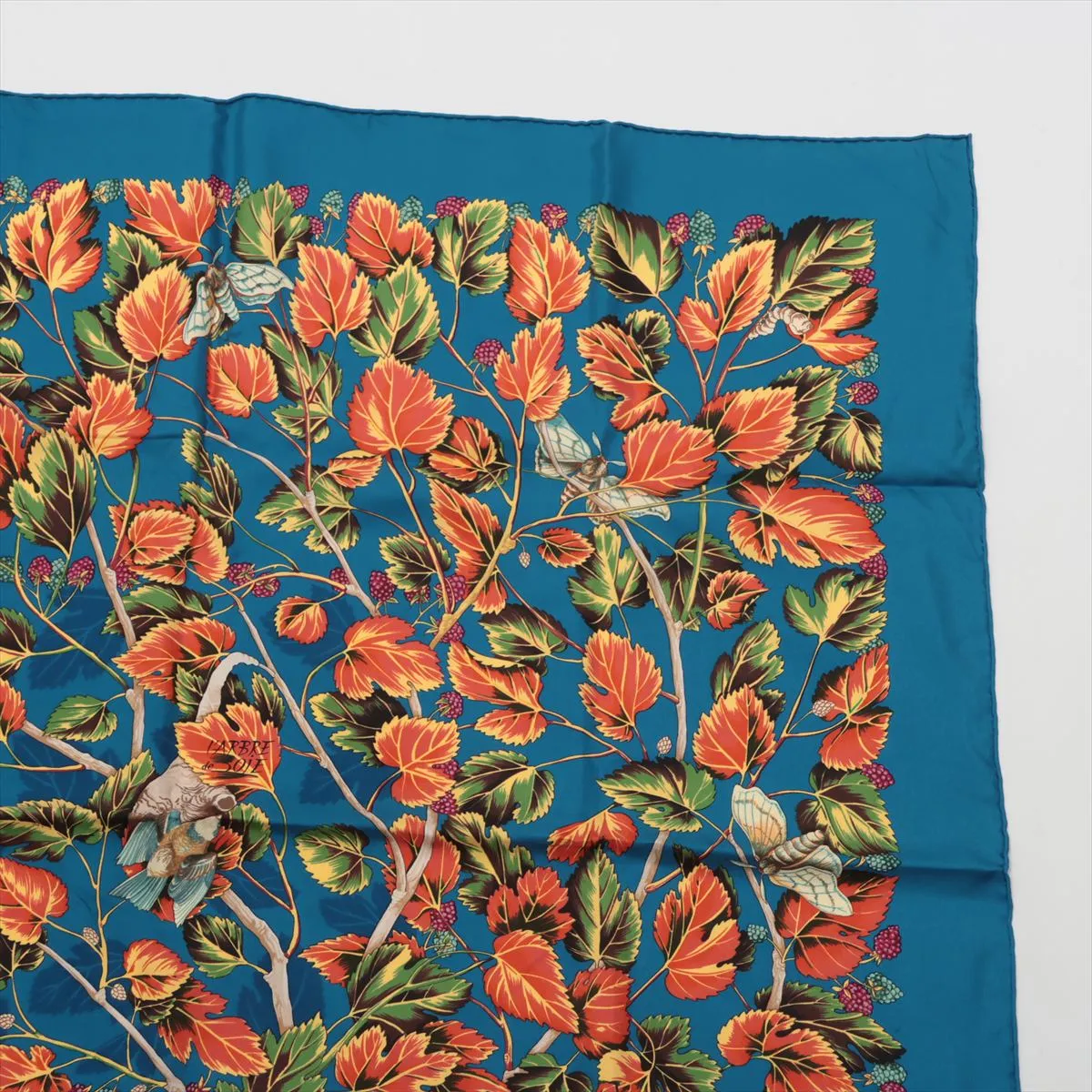 Carre 90 l'ARBRE de SOiE Silk tree Mulberry tree and silkworm Scarf Silk Blue — view 3