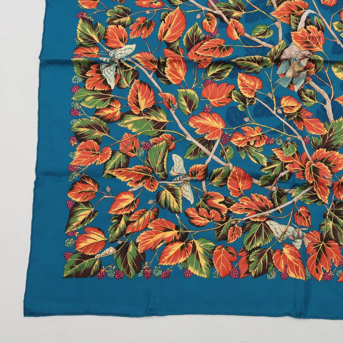 Carre 90 l'ARBRE de SOiE Silk tree Mulberry tree and silkworm Scarf Silk Blue — view 5
