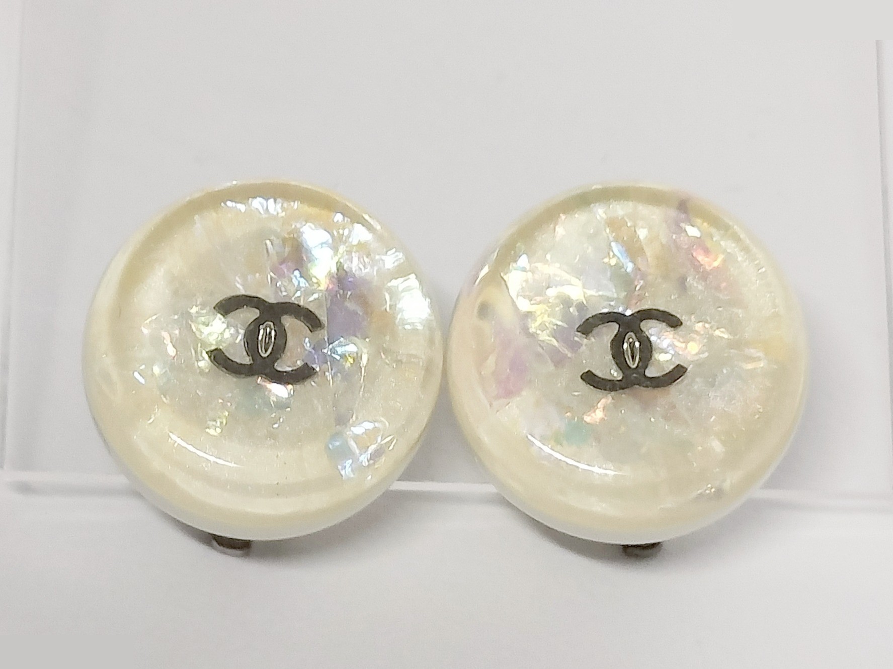 Coco White Earrings