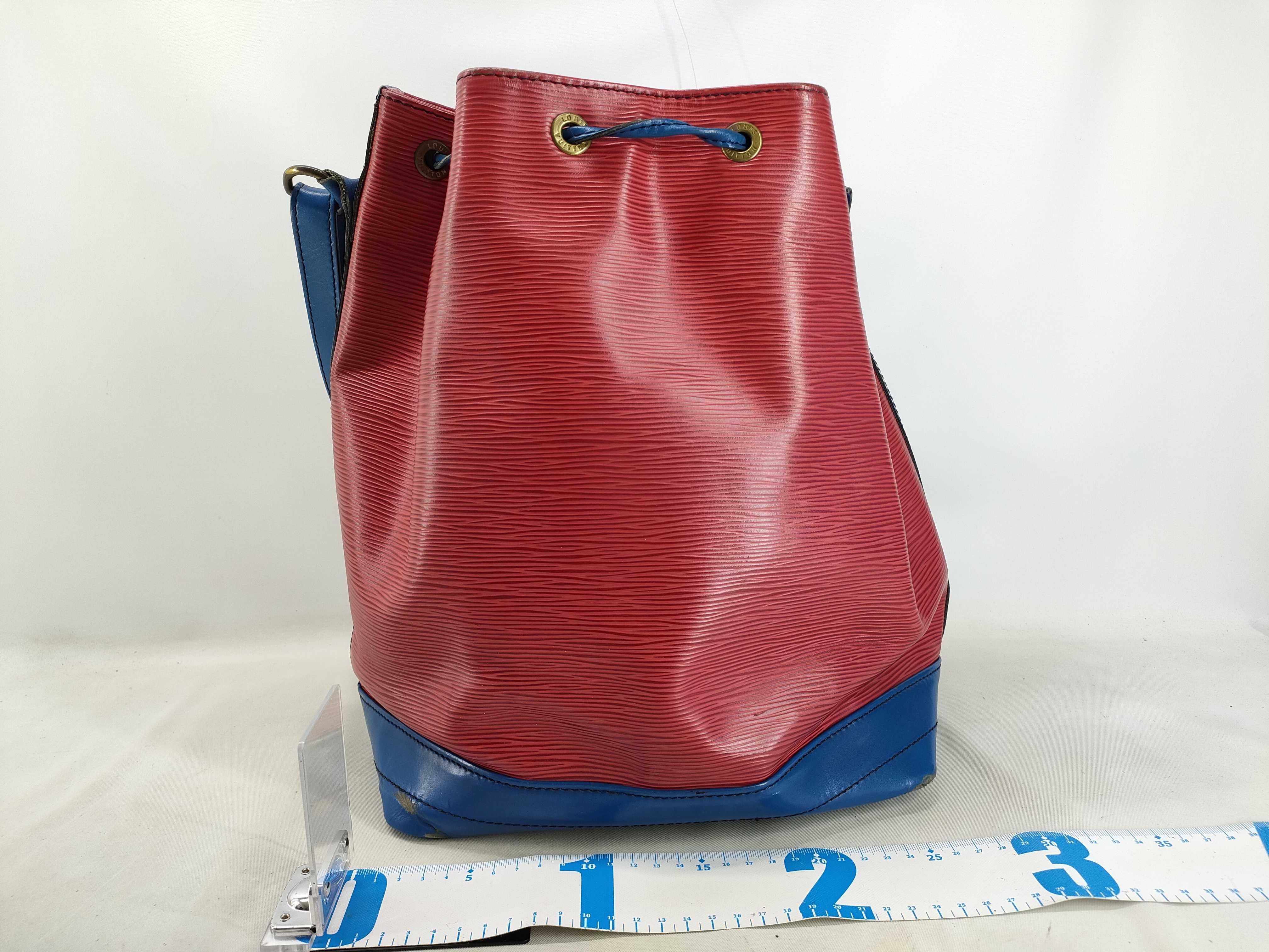 Epi Louis Vuitton Noe Shoulder Bag — view 2