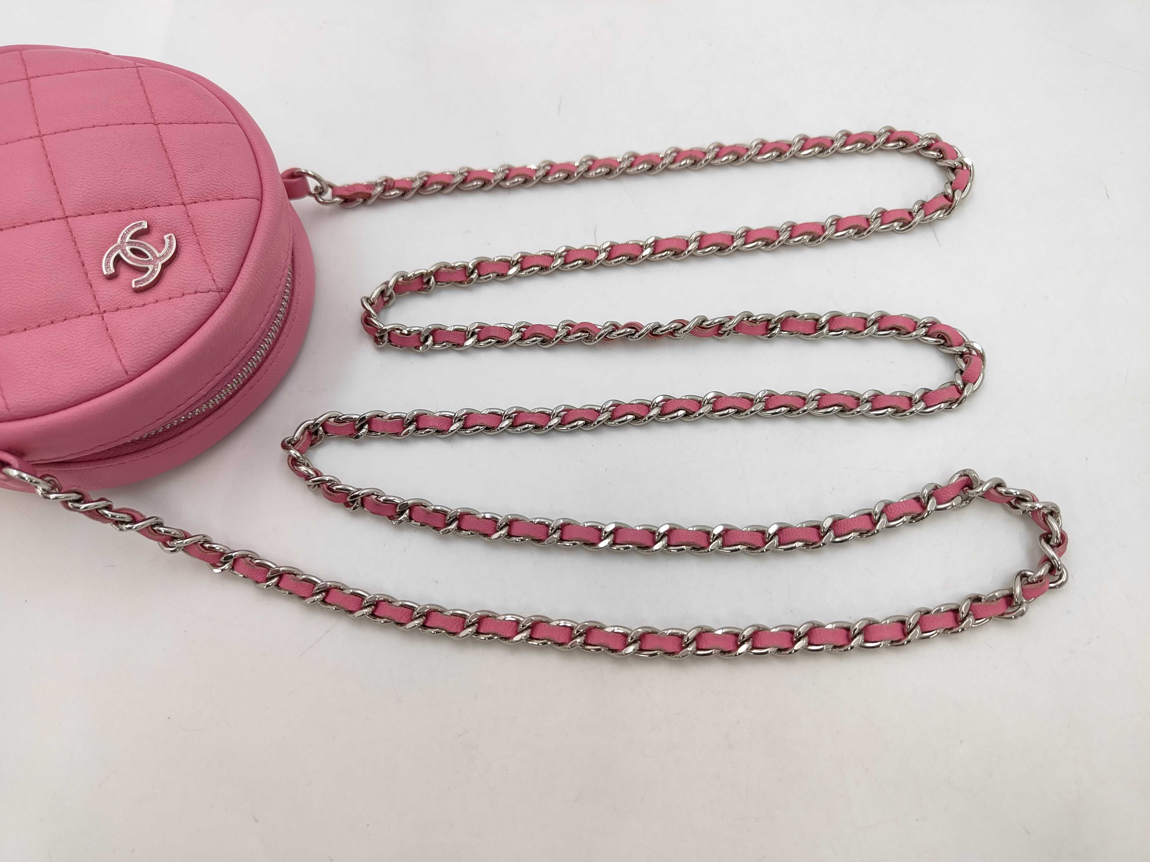 Matelasse Chain Shoulder Bag — view 5