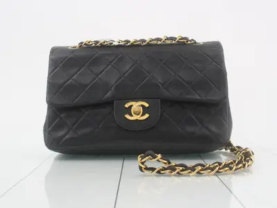 Matelassé 23 Double Flap Chain Shoulder Bag, Lambskin, Black