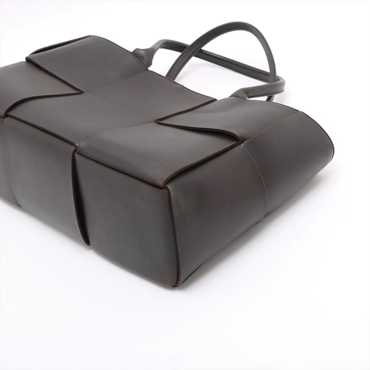 Maxi Intrecciato The Arco Tote Leather Tote Bag Brown — view 3