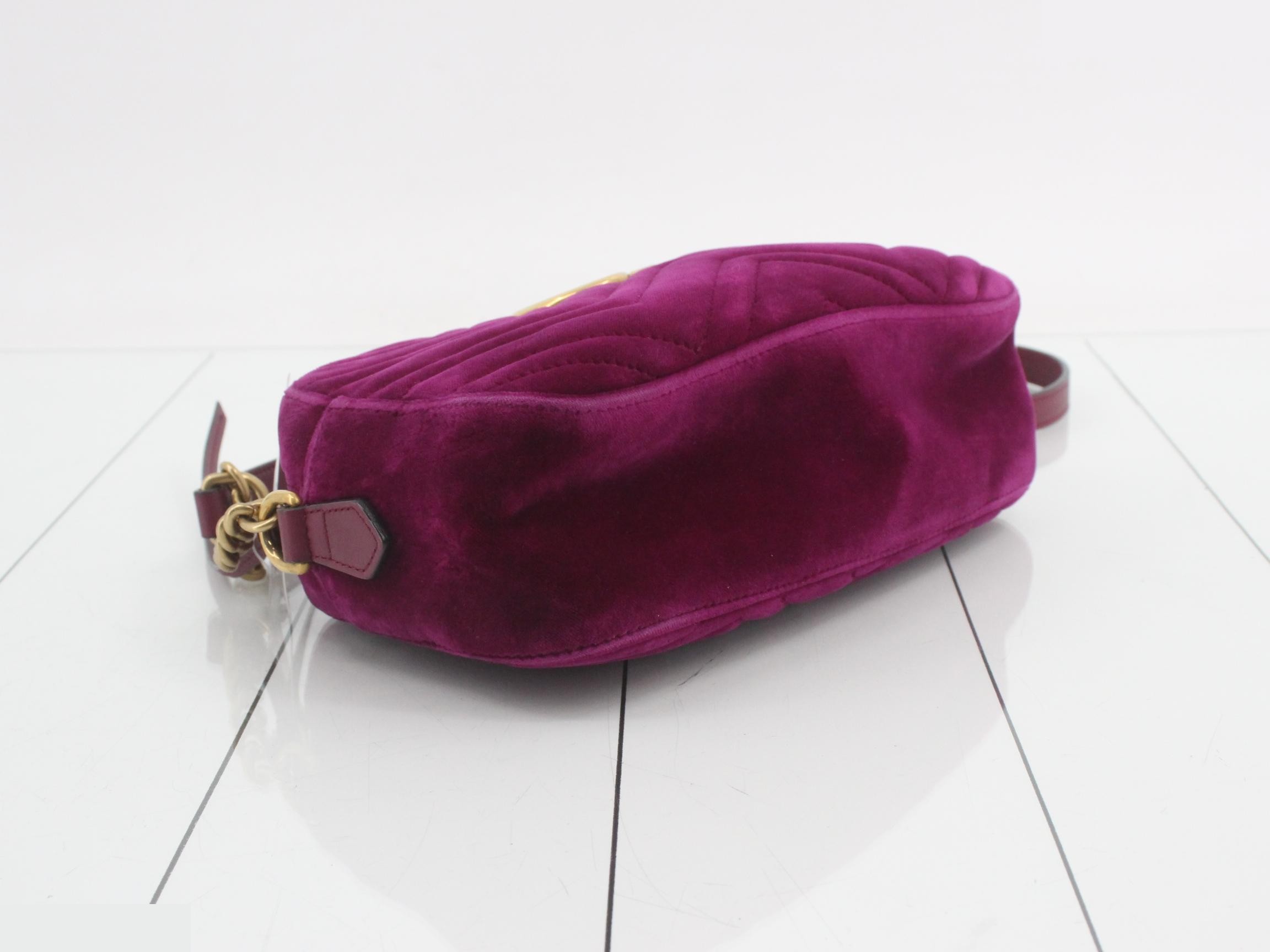 GG Marmont Velvet Shoulder Bag — view 5
