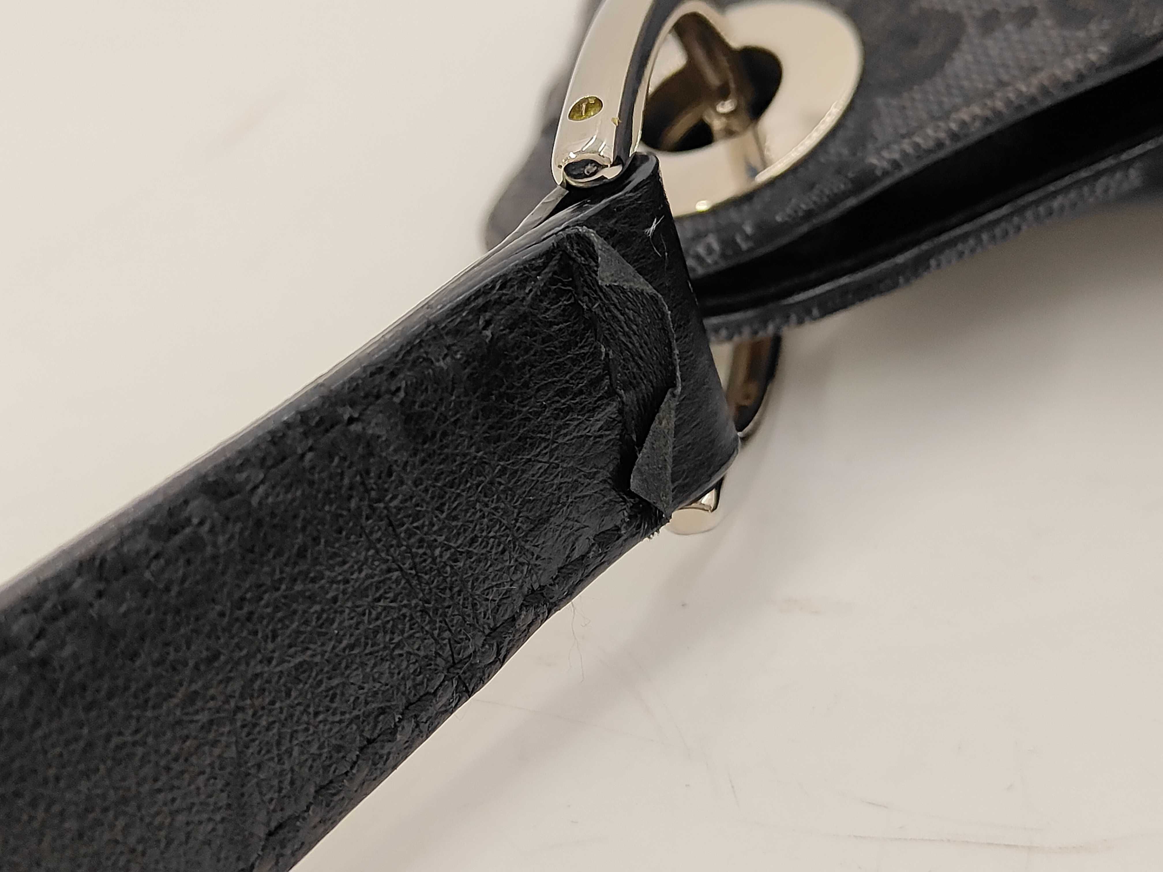 GG Canvas Hobo Bag Shoulder Bag — view 5