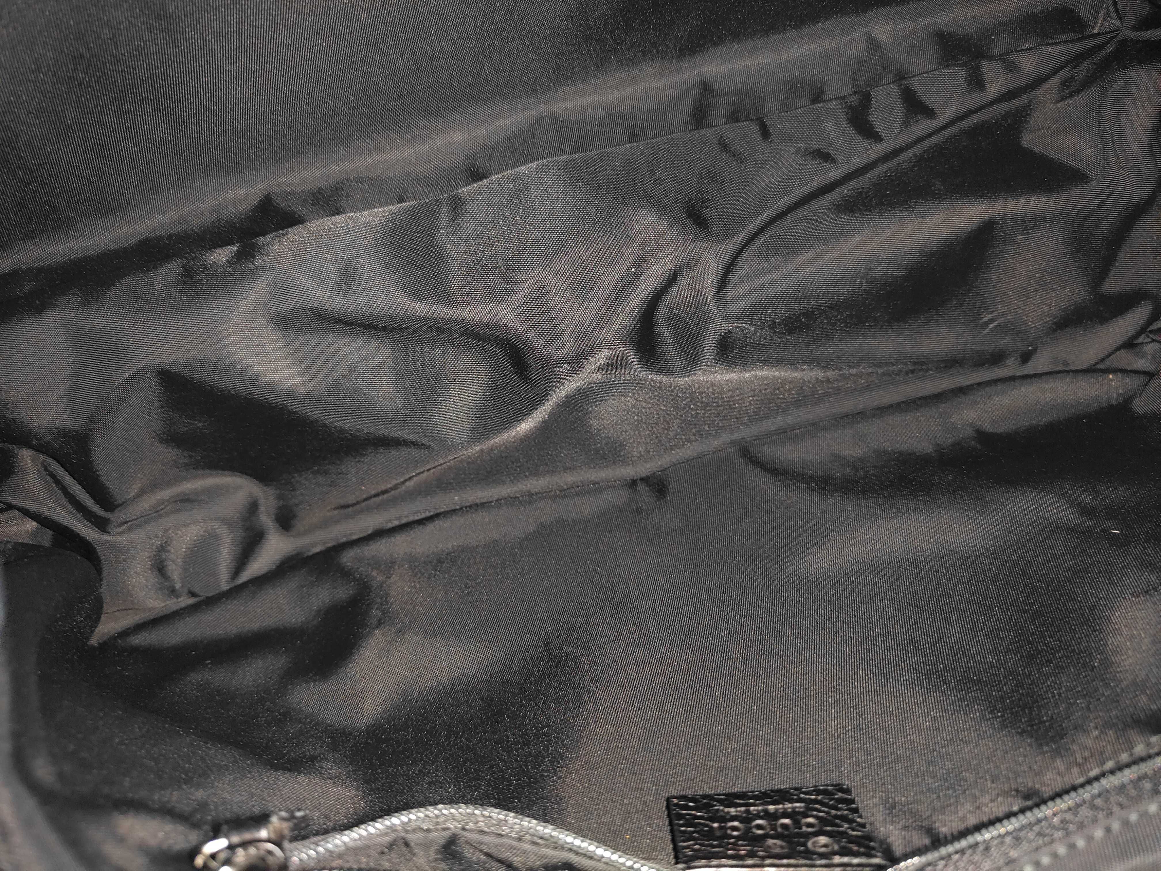 GG Canvas Hobo Bag Shoulder Bag — view 9