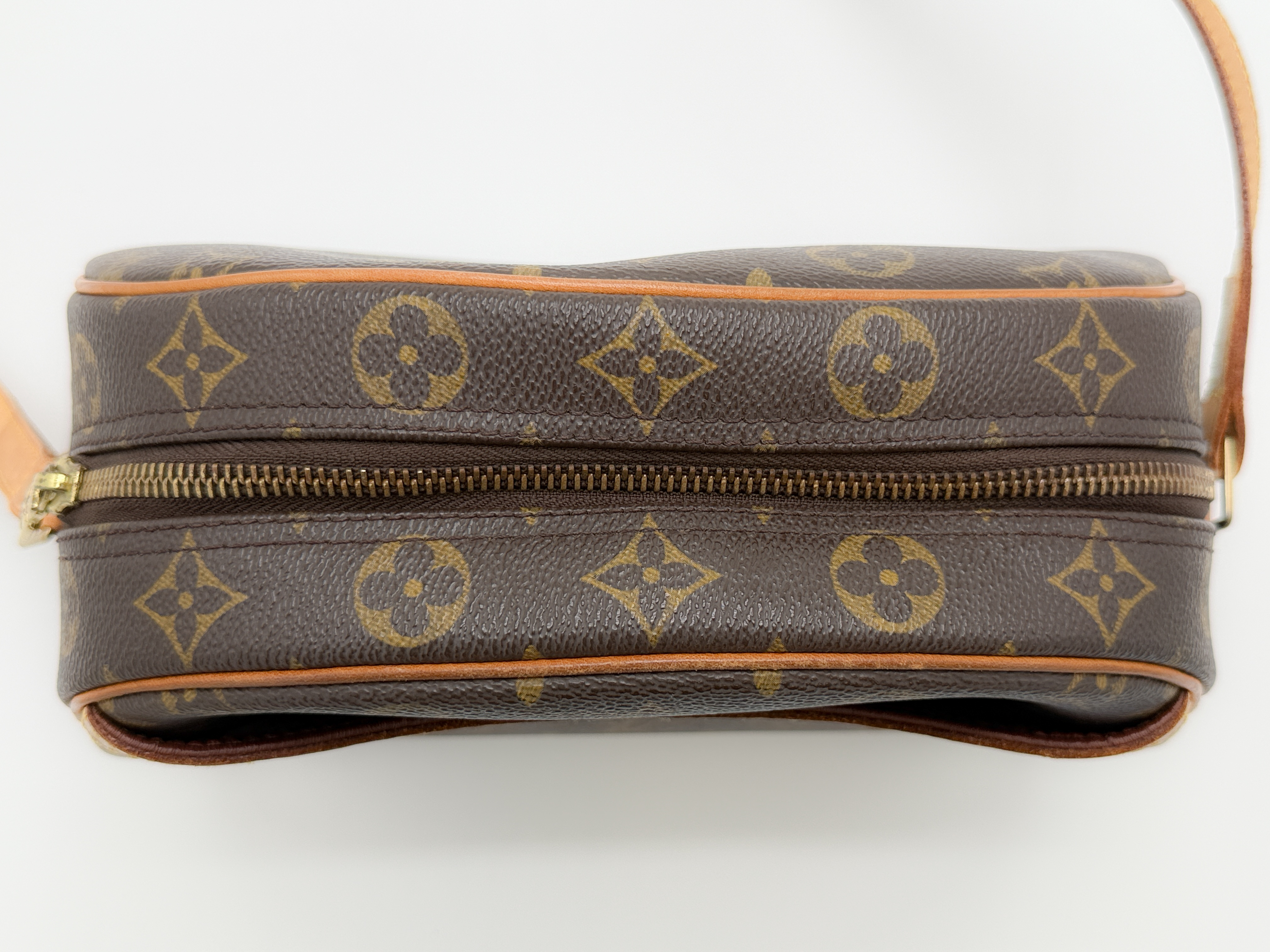 Monogram M51221 Blois BA0022 Shoulder Bag (No Stickiness) — view 11