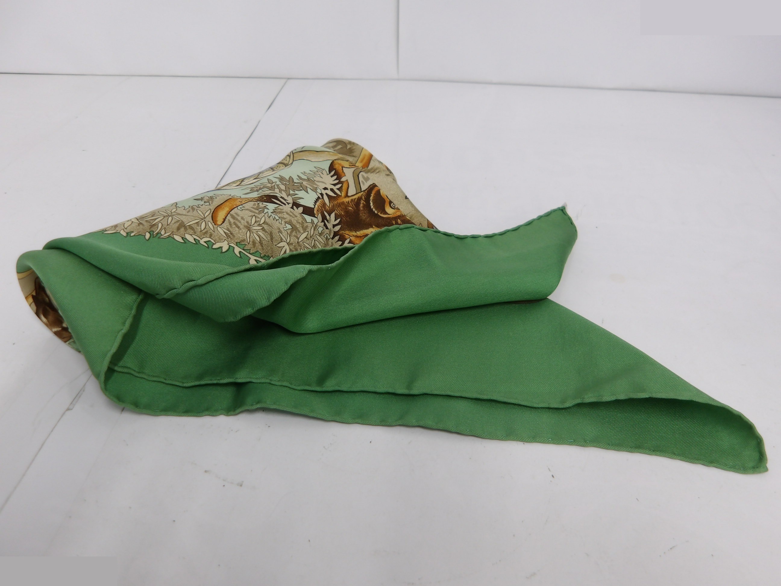 Carre 90 Scarf, Sichuan Province, Panda design, with tag. — view 10