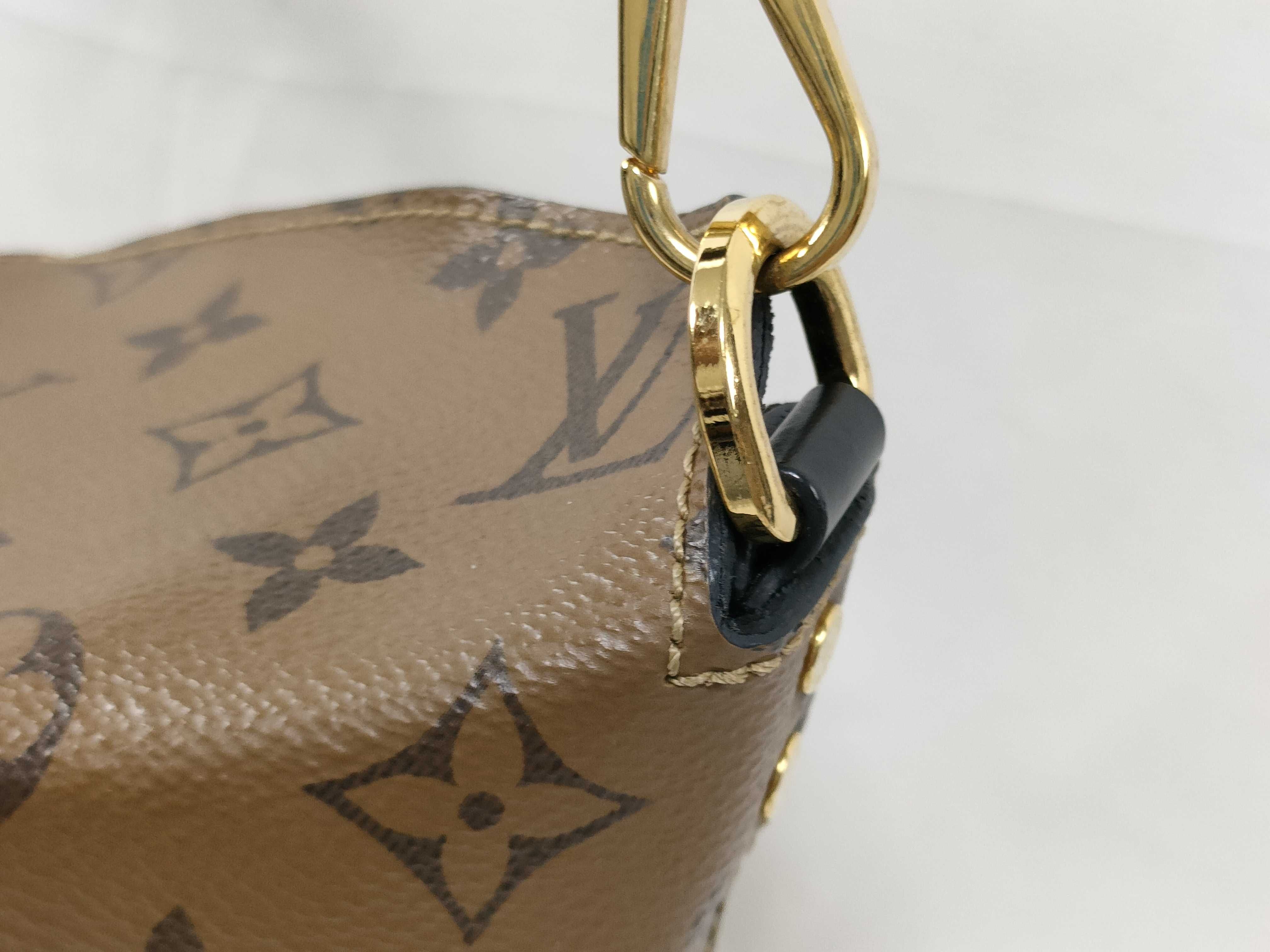 Monogram Bento Box PM M43517 Shoulder Bag — view 3