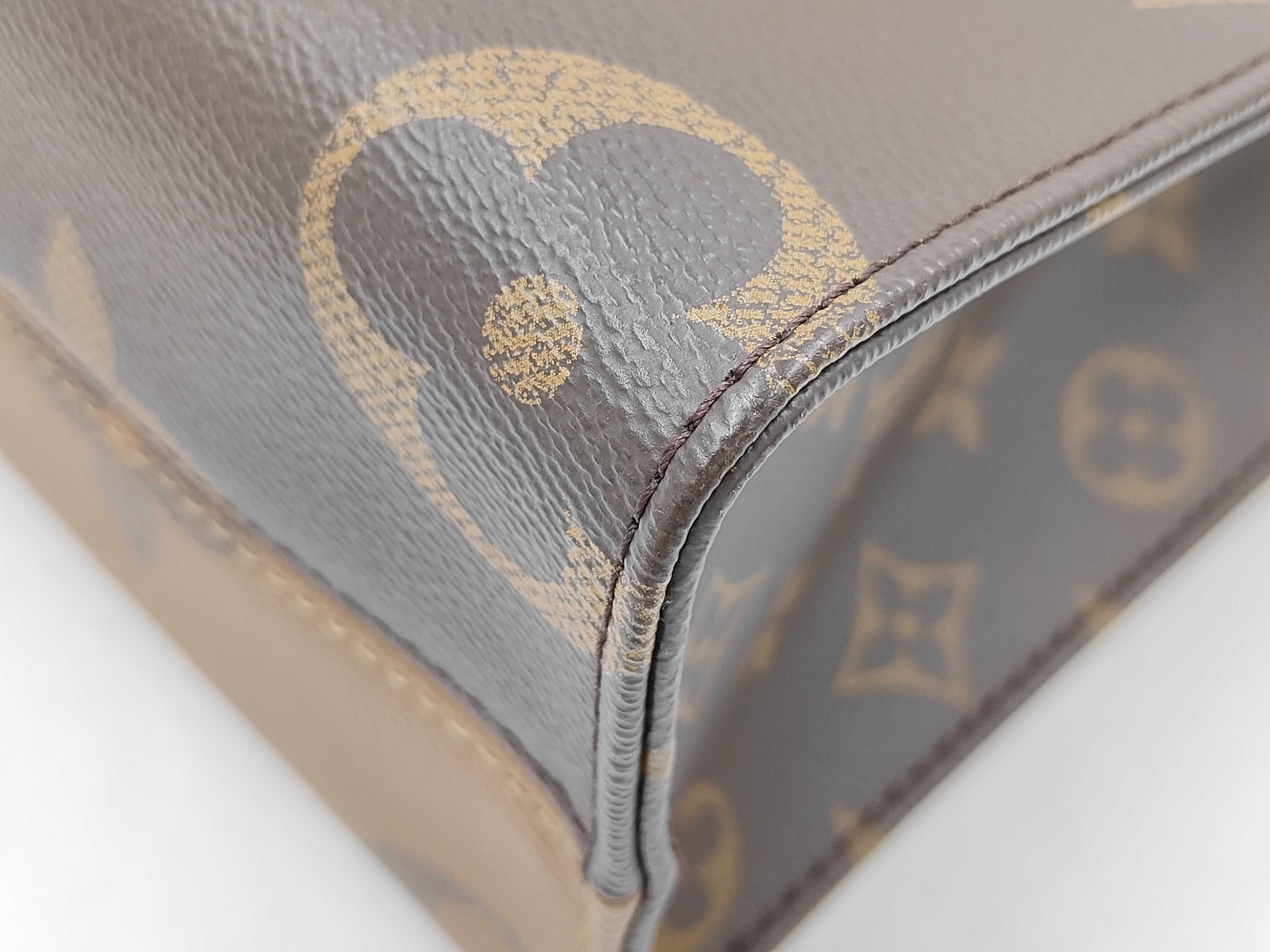 LV Monogram Giant Reverse OnTheGo PM M46373 RFID Handbag — view 6