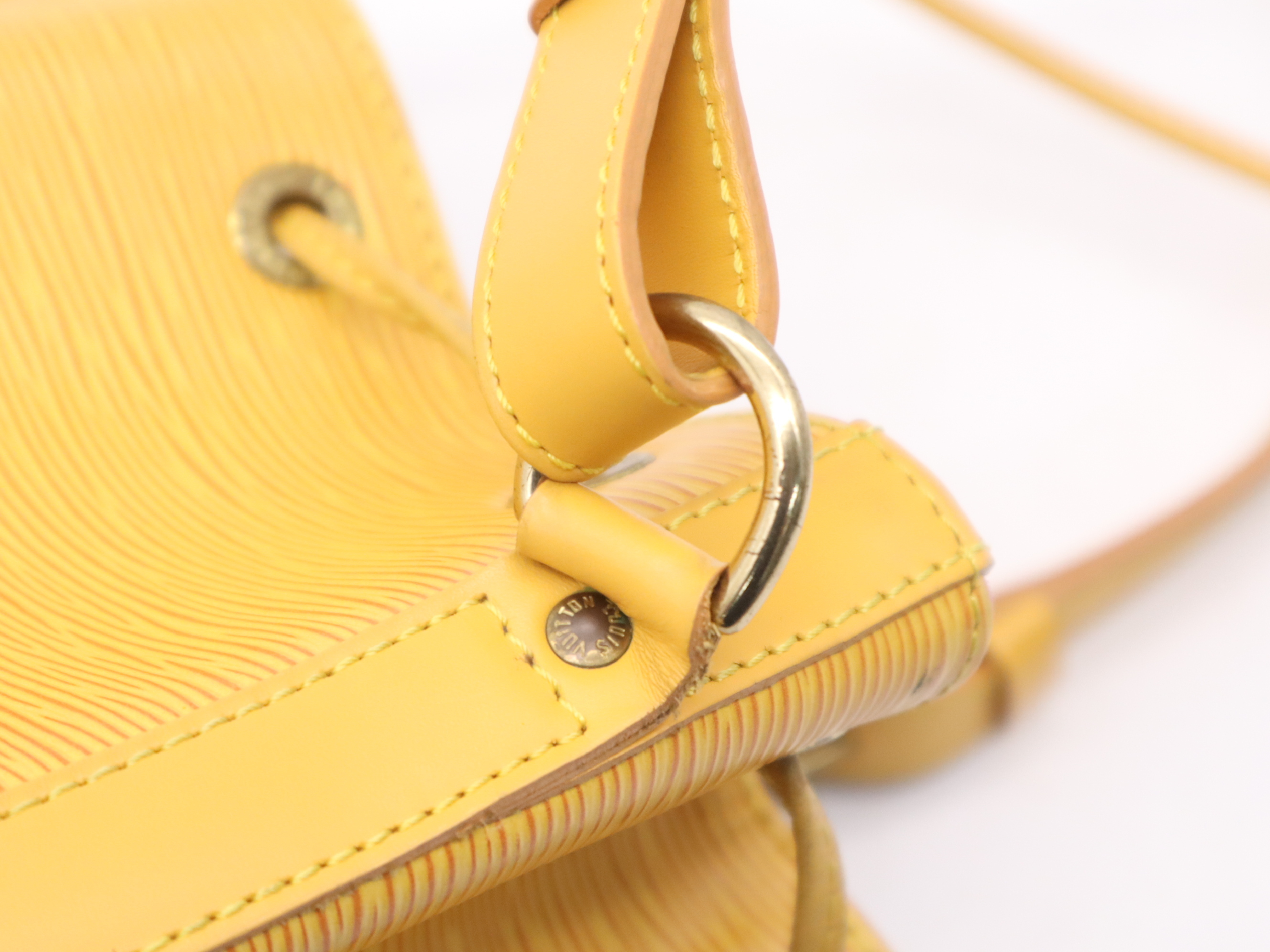 M44009 Epi Noe Tassili Yellow Shoulder Bag — view 8