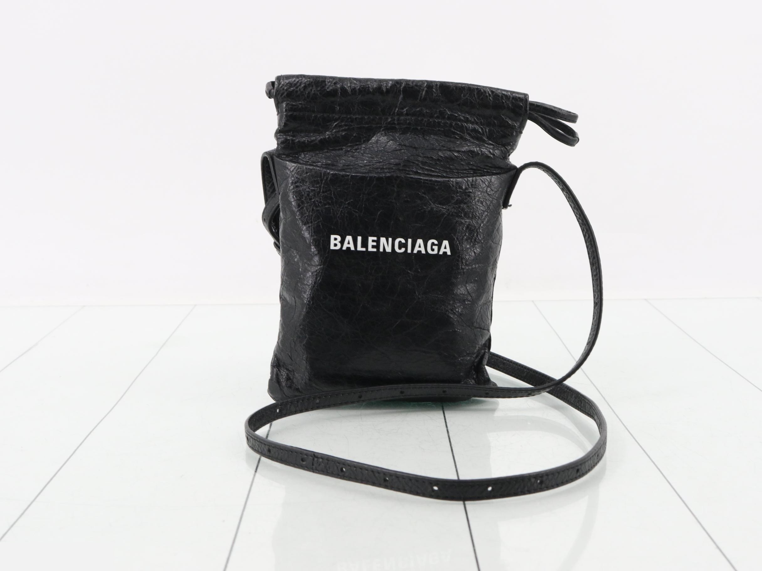 Shoulder bag with phone holder