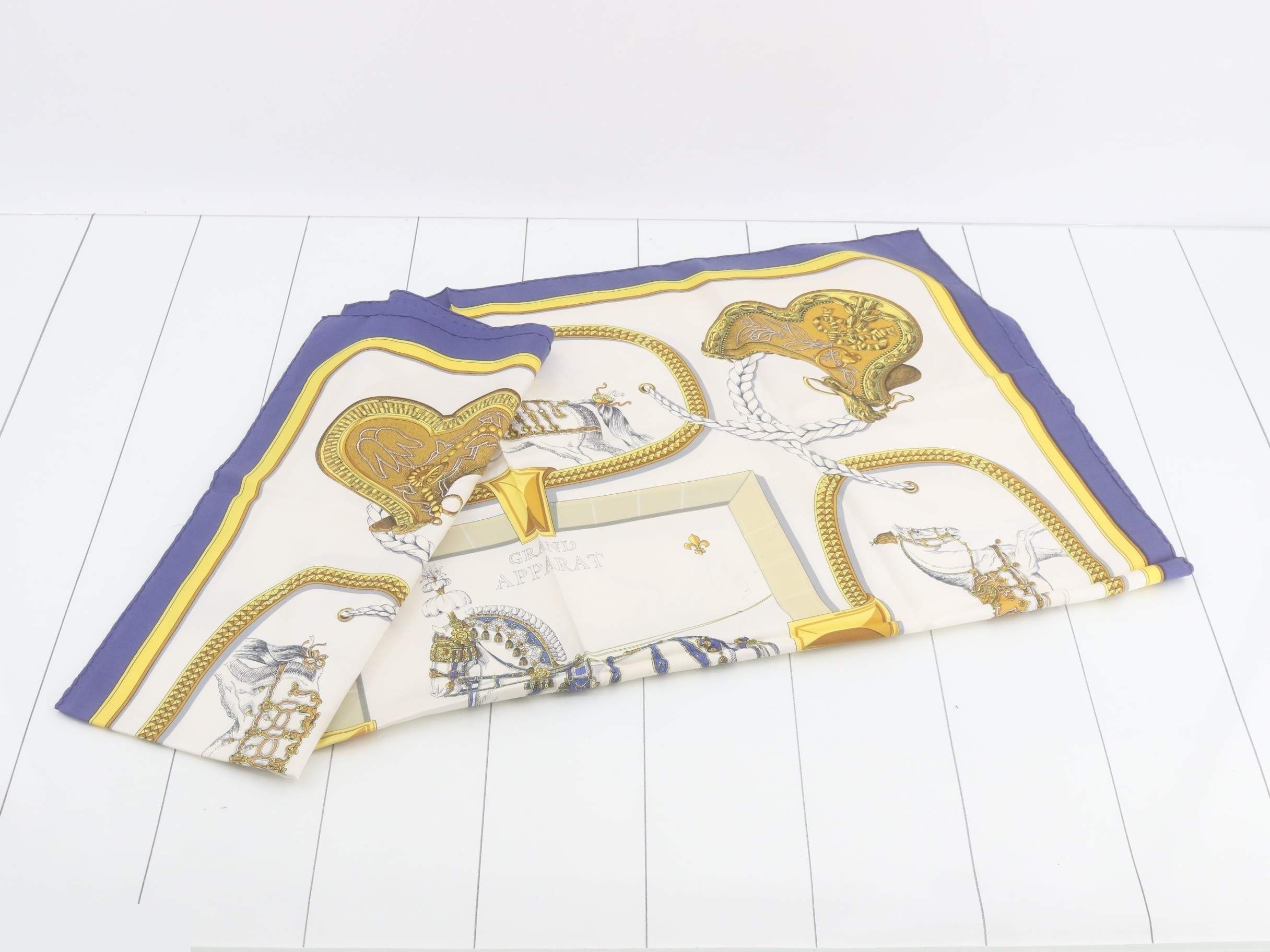 Carre 90 Scarf — view 3