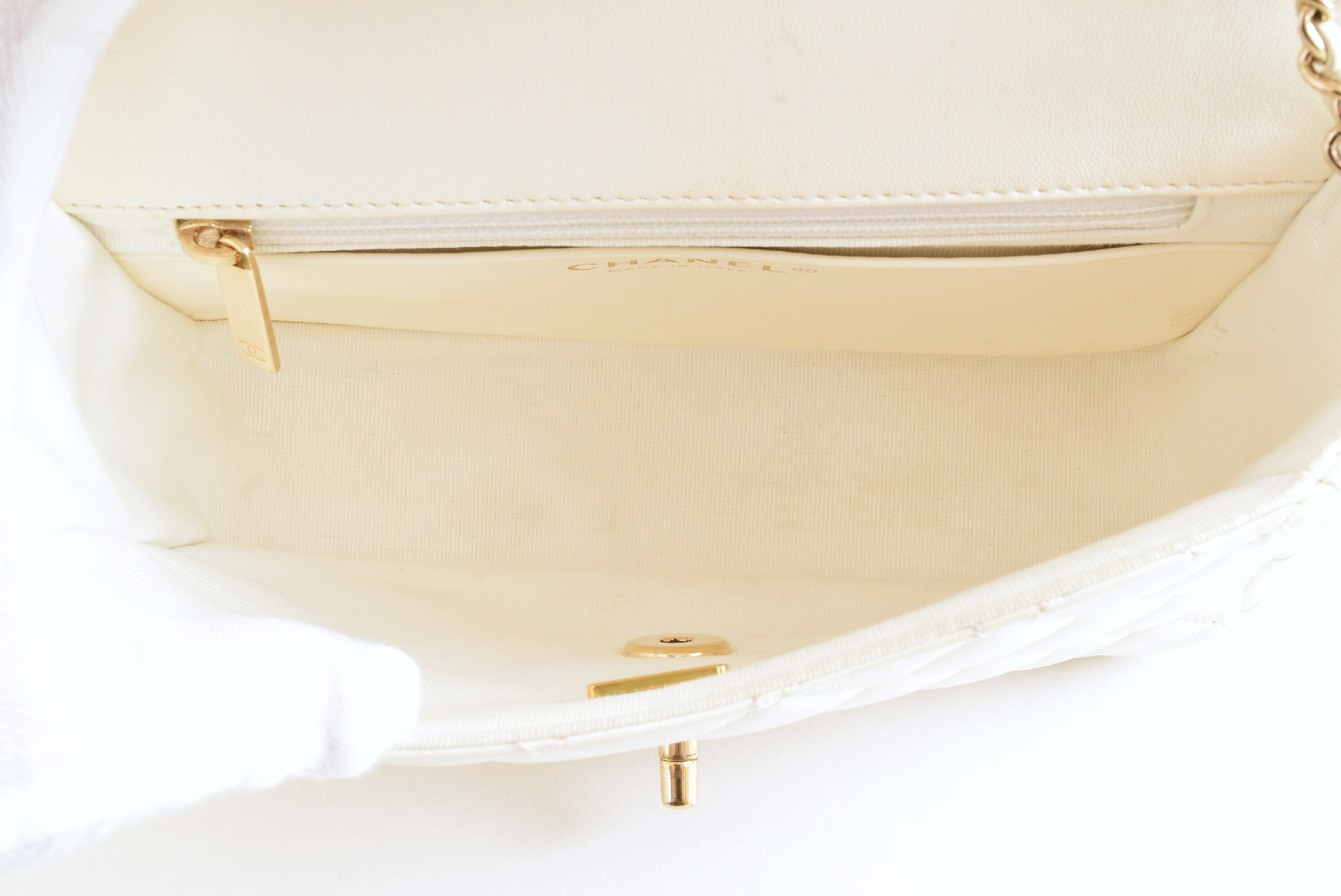 Matelassé Mini White Chain Shoulder Bag with Serial Number Plate — view 15