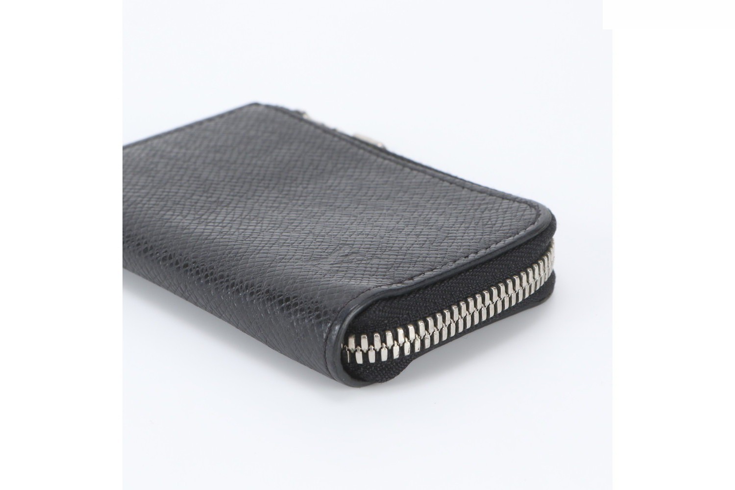 Taiga Portemonnaie Jour M63375 Leather Coin Case — view 3