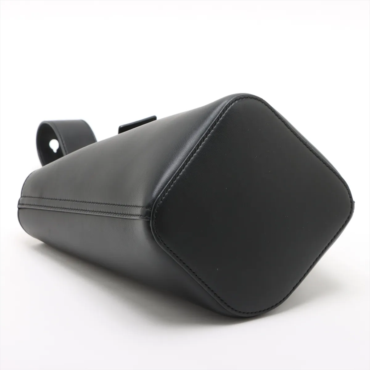 Pebble Bucket Mini Leather 2WAY Handbag Black — view 4