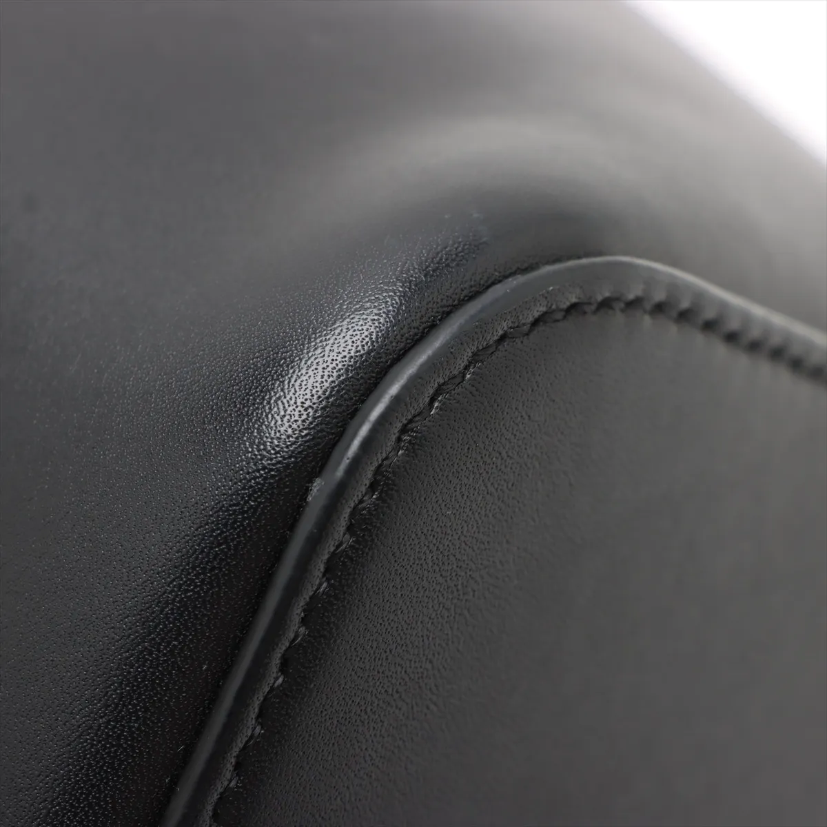 Pebble Bucket Mini Leather 2WAY Handbag Black — view 9