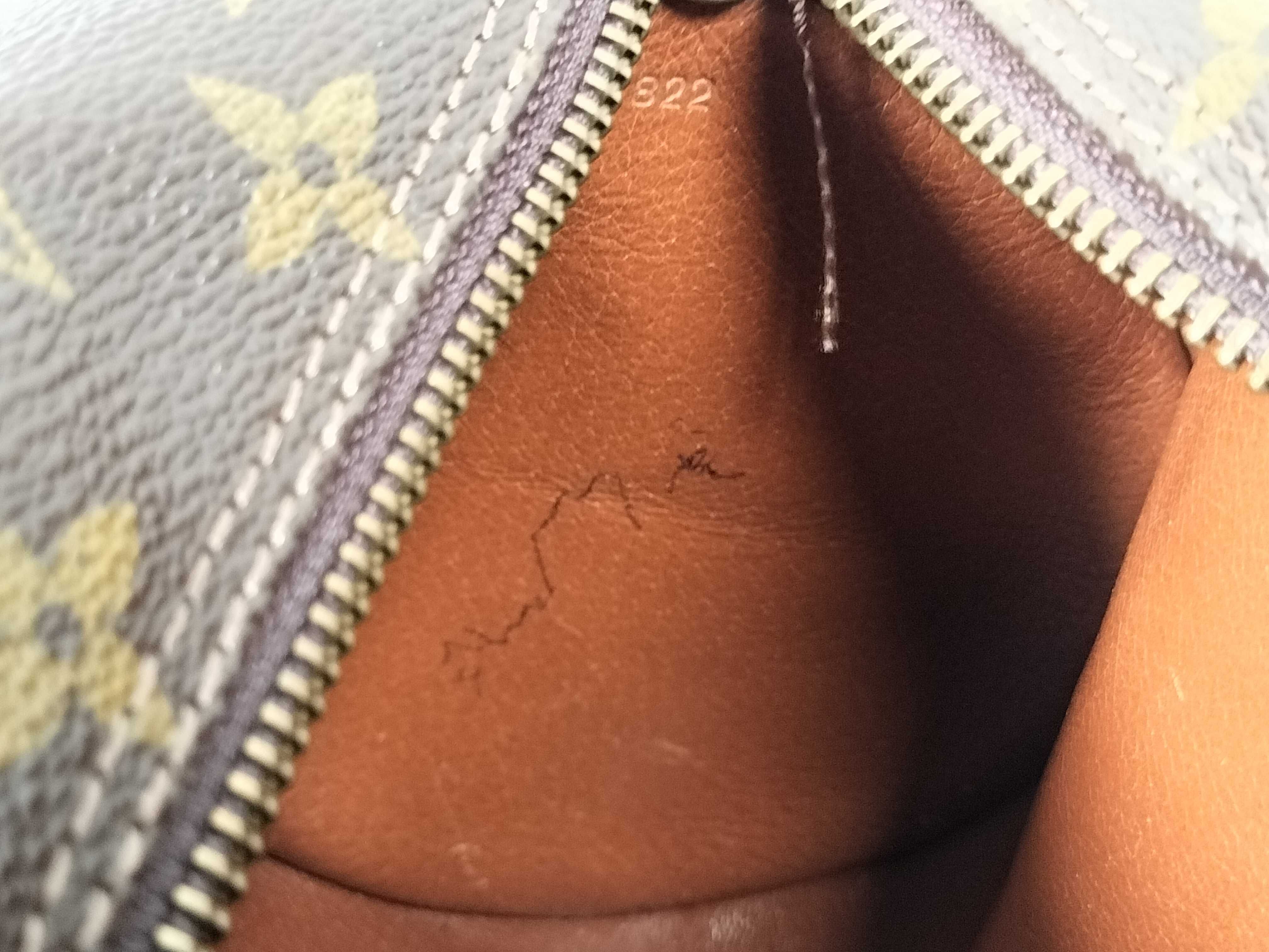 Monogram LV Vuitton Papillon 822 Handbag — view 12