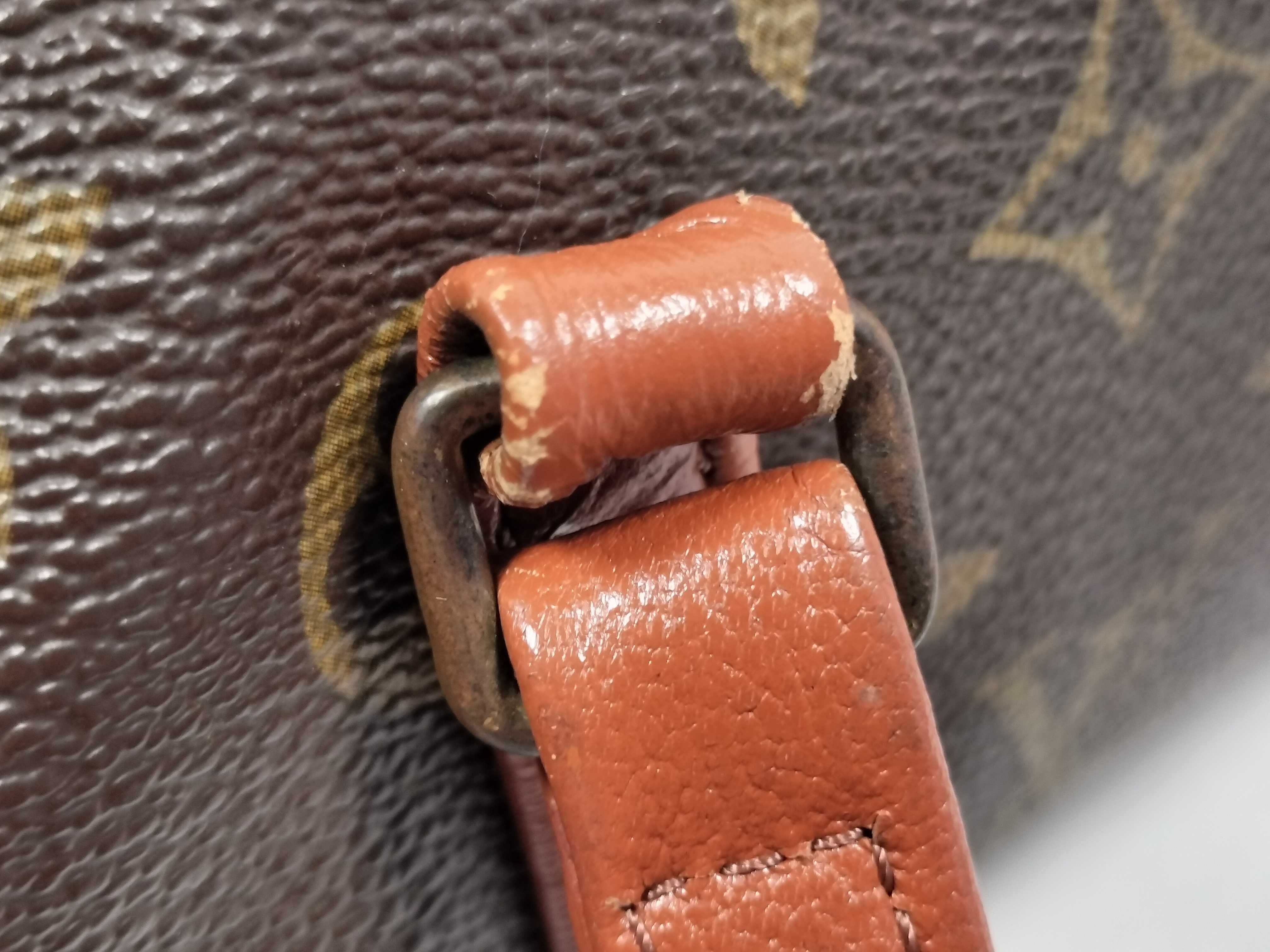 Monogram LV Vuitton Papillon 822 Handbag — view 5