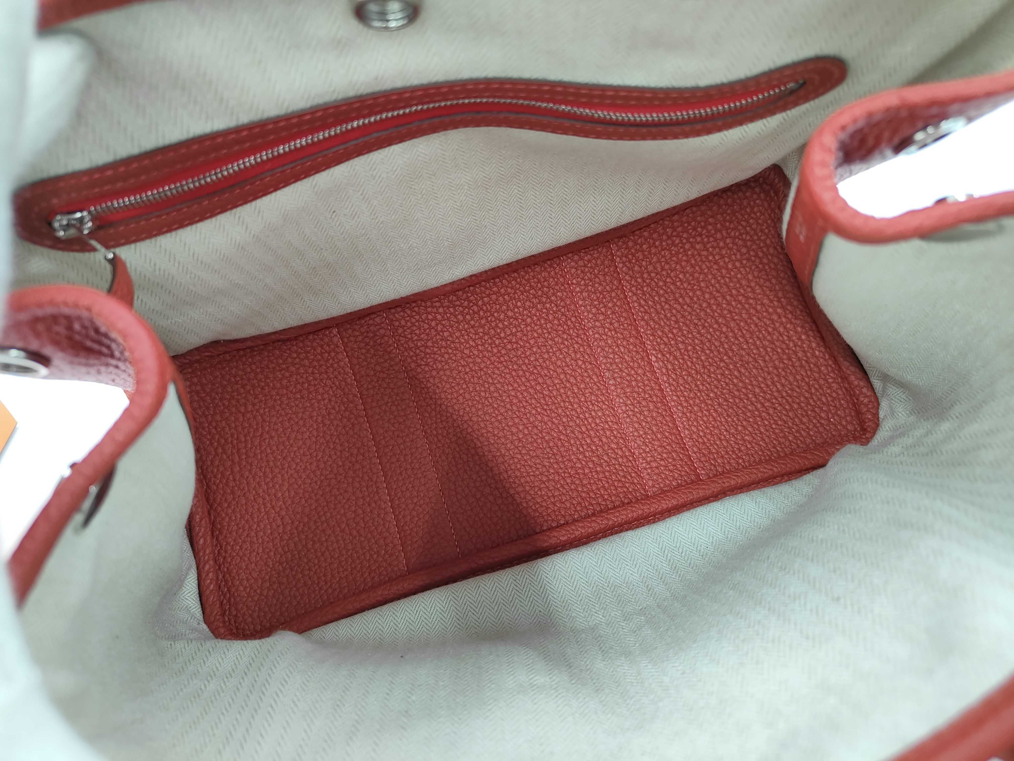 Garden Party TPM G Engraved Rouge Piment Tote Bag — view 8
