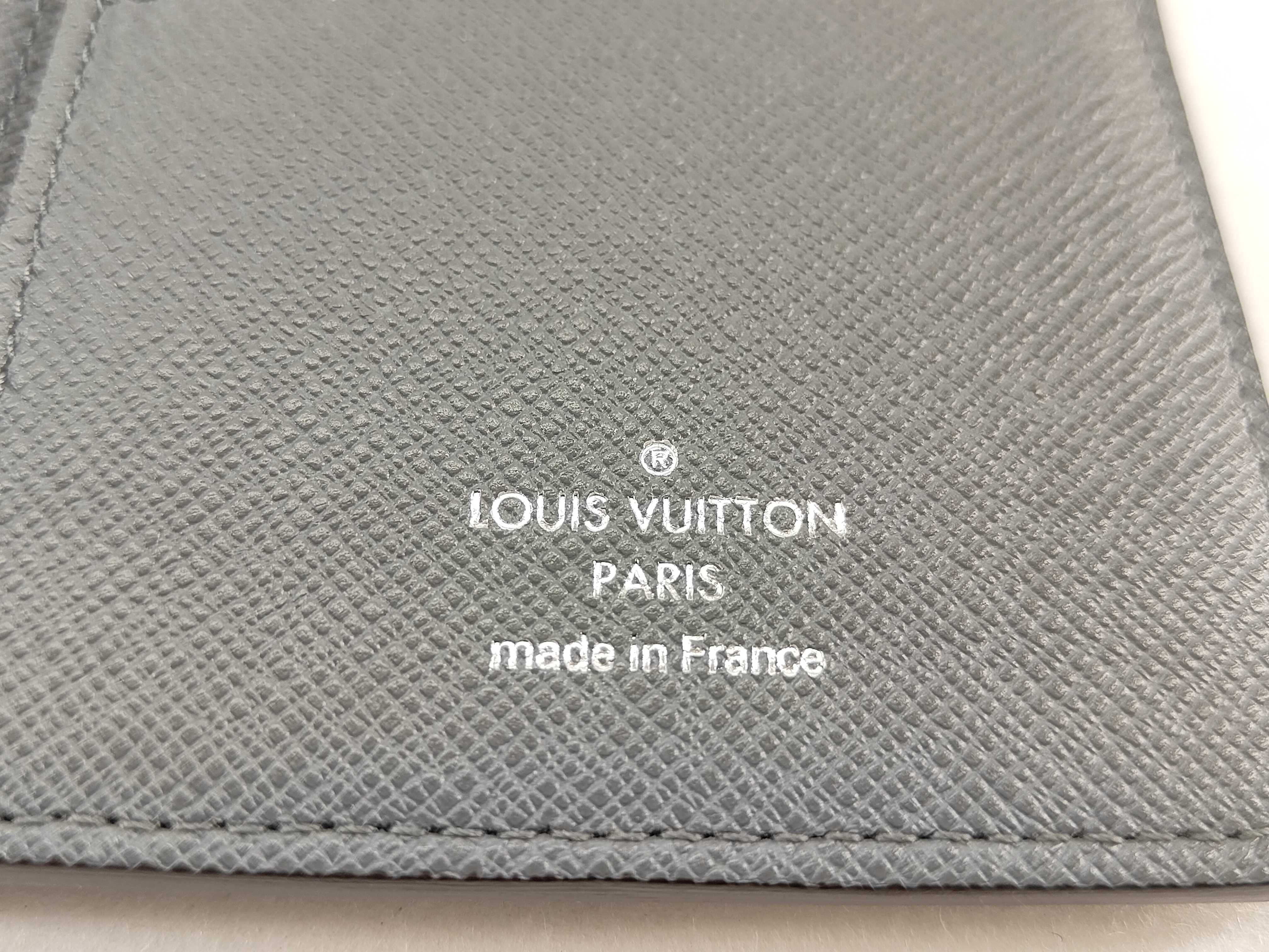 Taiga Louis Vuitton Taiga Wallet Billfold — view 14