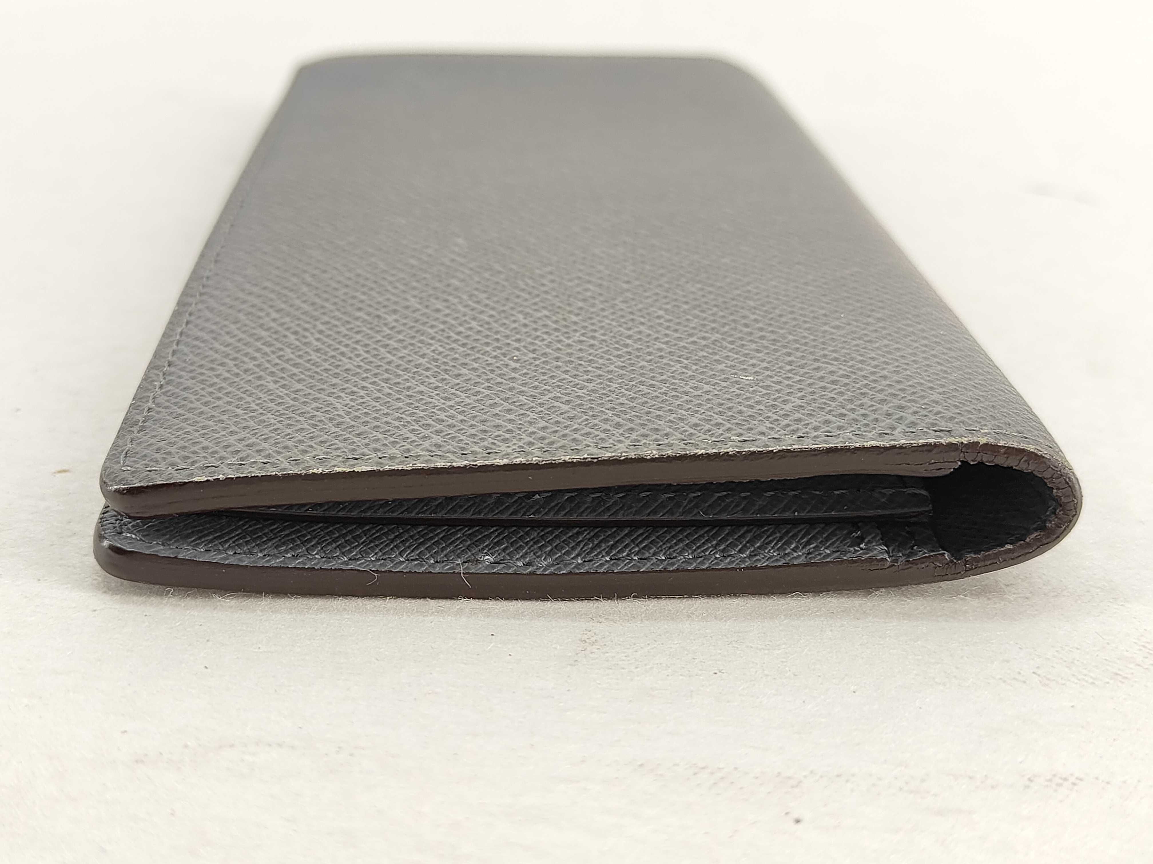 Taiga Louis Vuitton Taiga Wallet Billfold — view 6