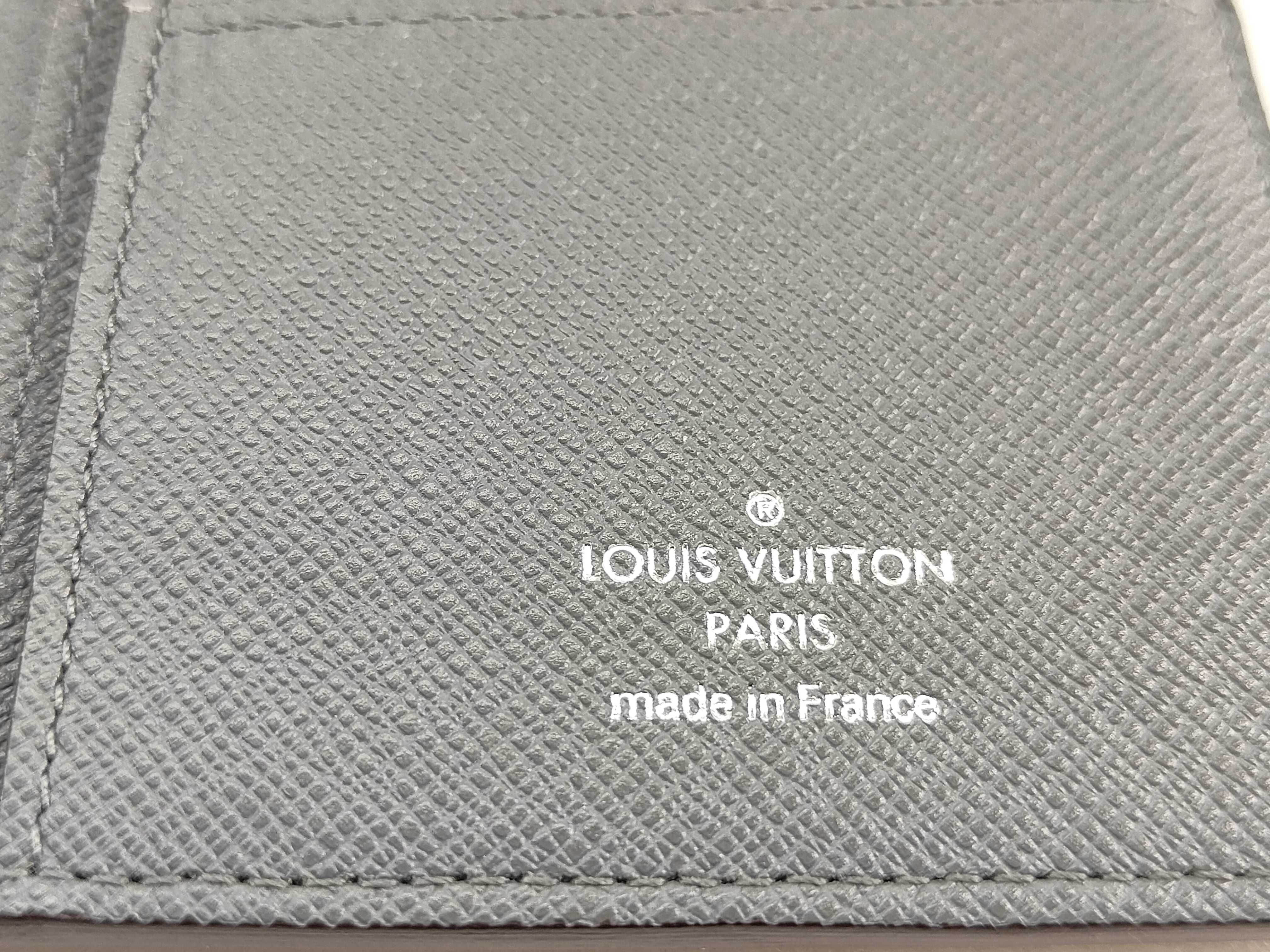 Taiga Louis Vuitton Taiga Wallet Billfold — view 9
