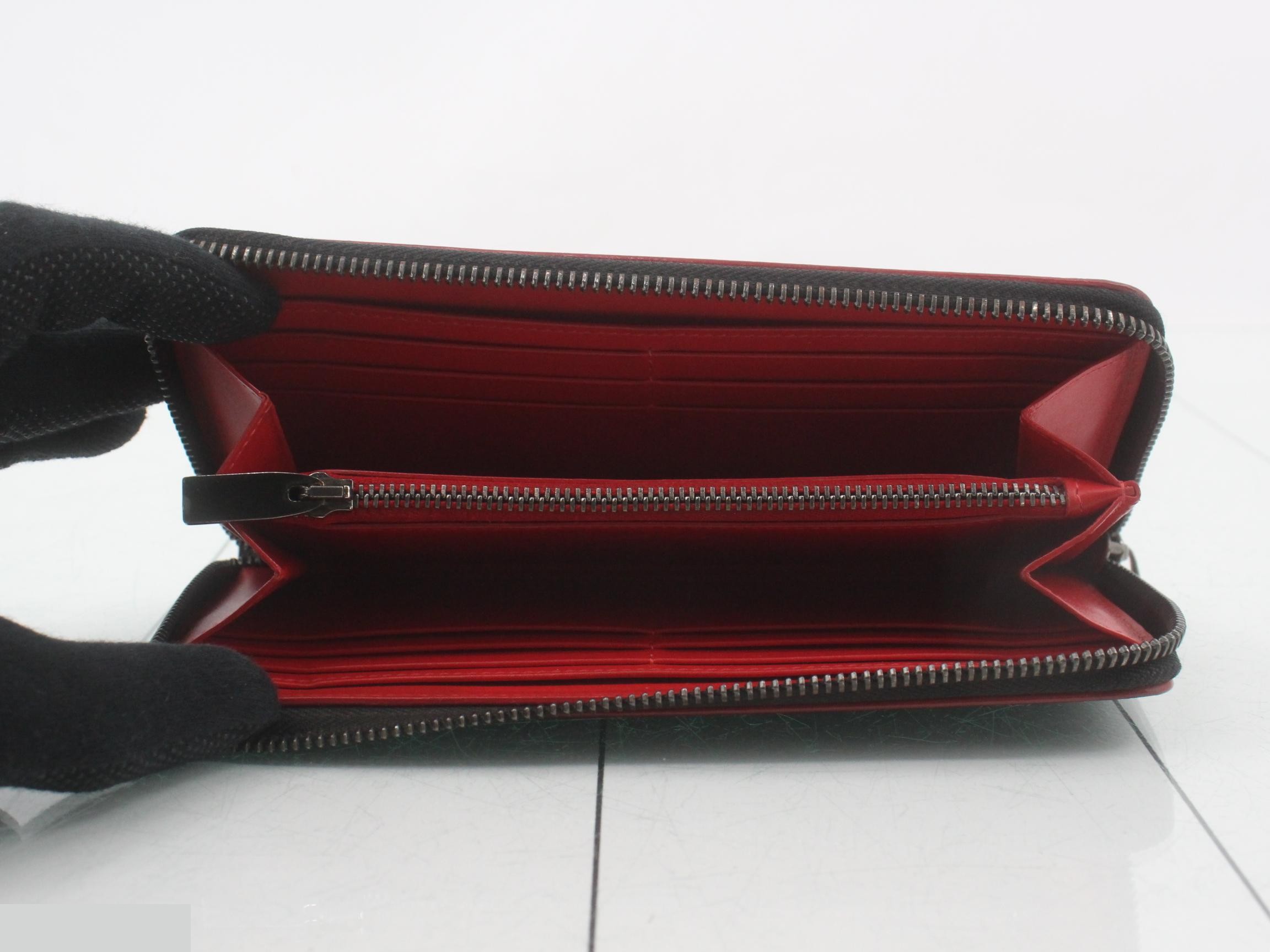 Other lines: Bags and Wallets — view 4