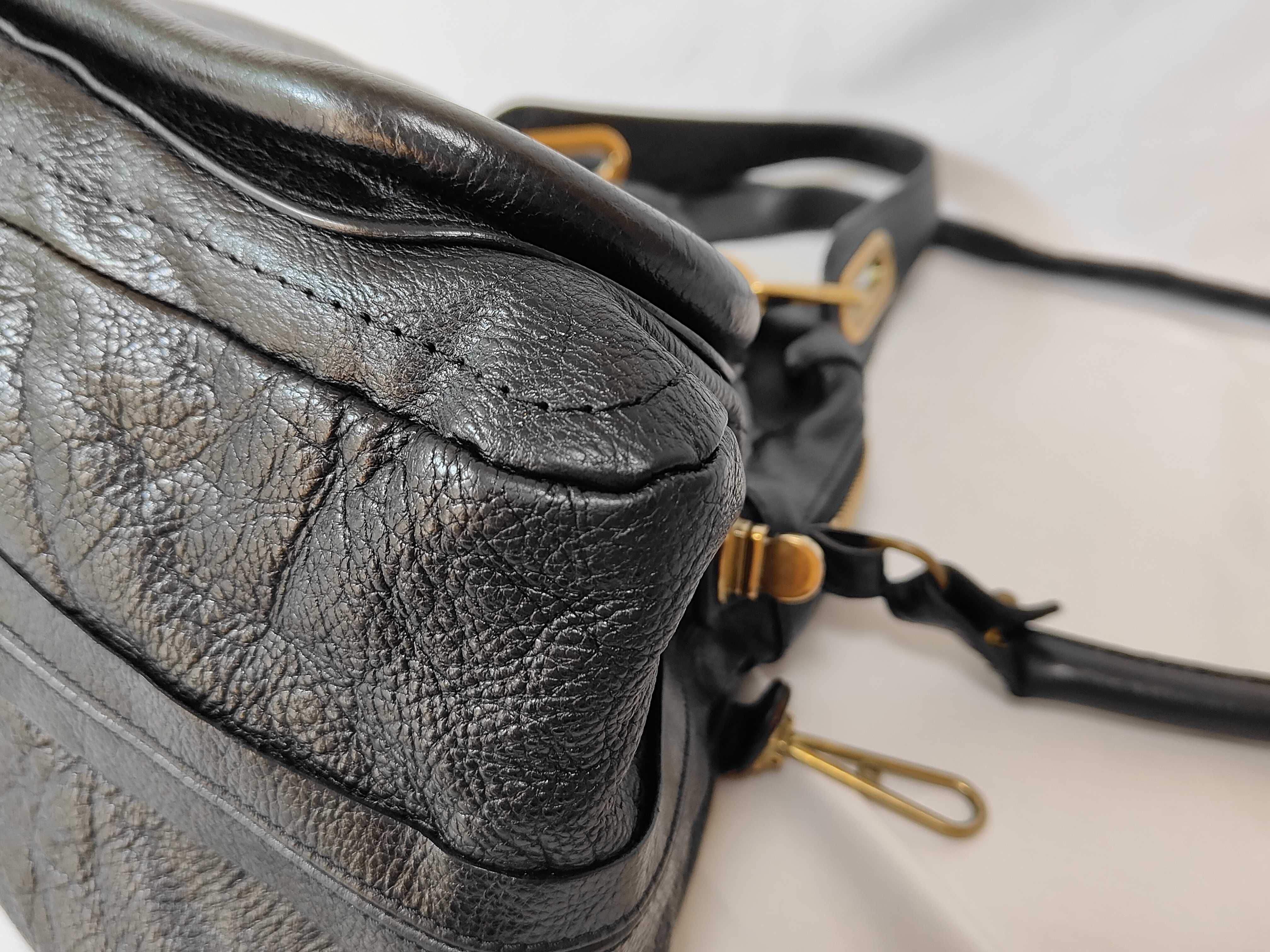 Paraty Medium Black Calfskin Tote Bag (Handbag) — view 9