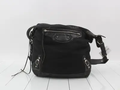 Other lines: Bags and shoulder bags