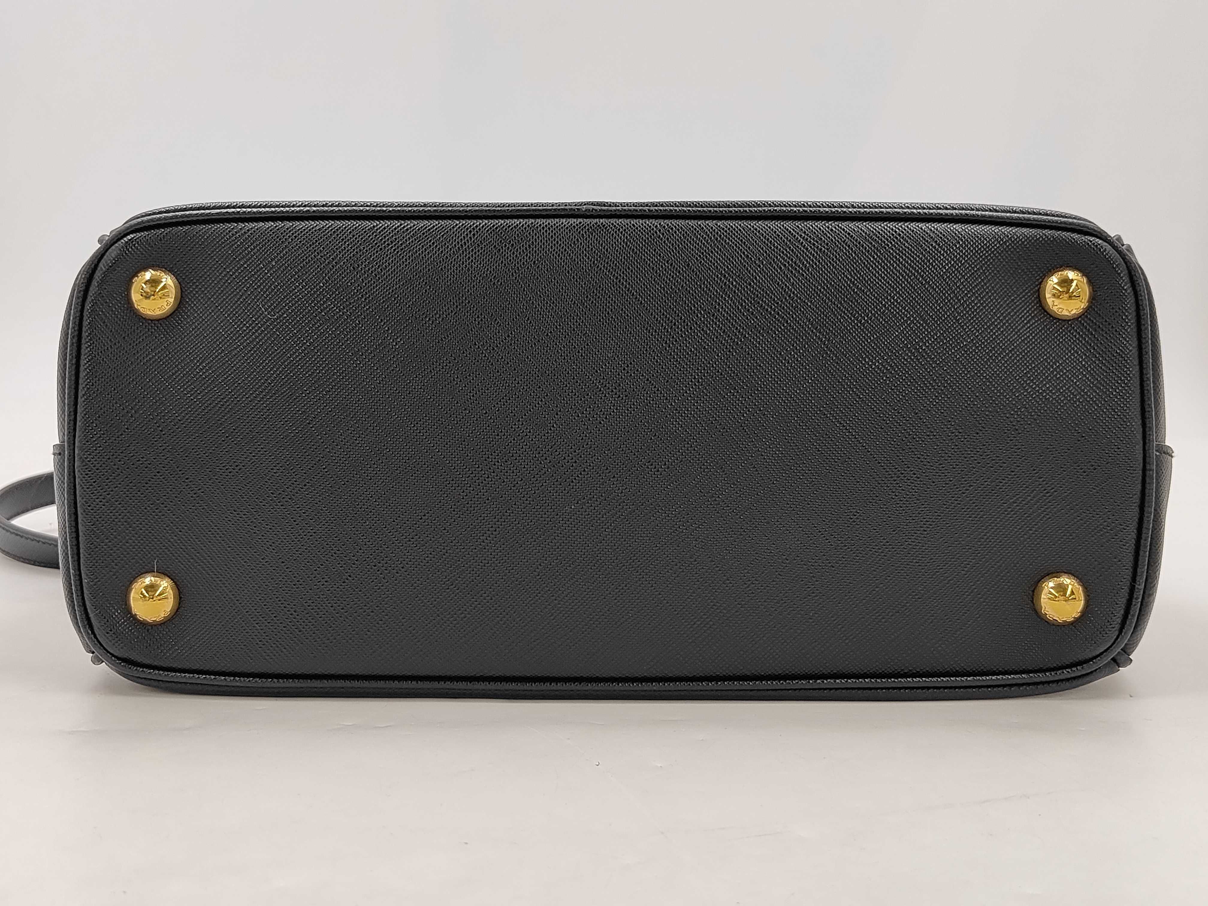 Saffiano Galleria Medium Handbag, Black — view 8