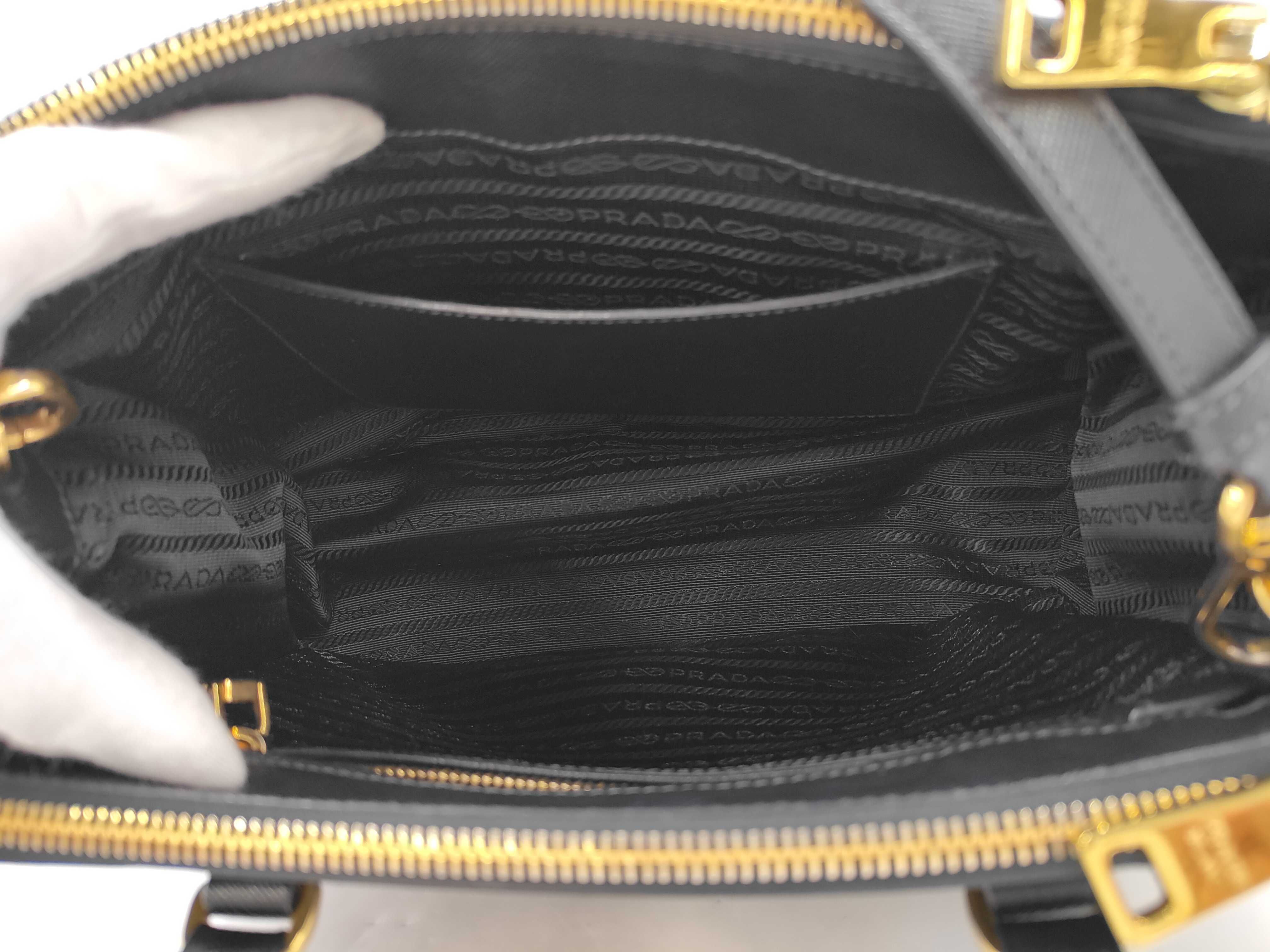 Saffiano Galleria Medium Handbag, Black — view 9