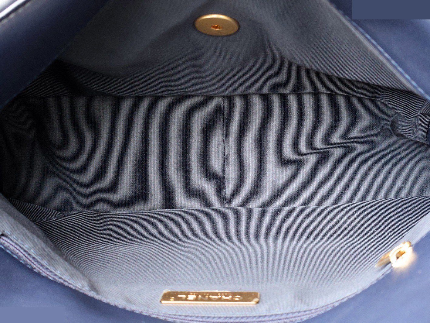 19 Lambskin Chain Shoulder Bag, Navy — view 12