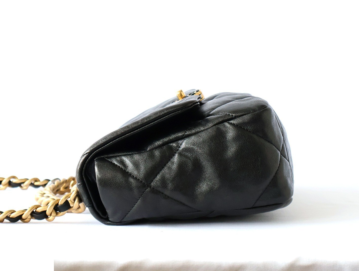 19 Lambskin Chain Shoulder Bag, Black — view 6
