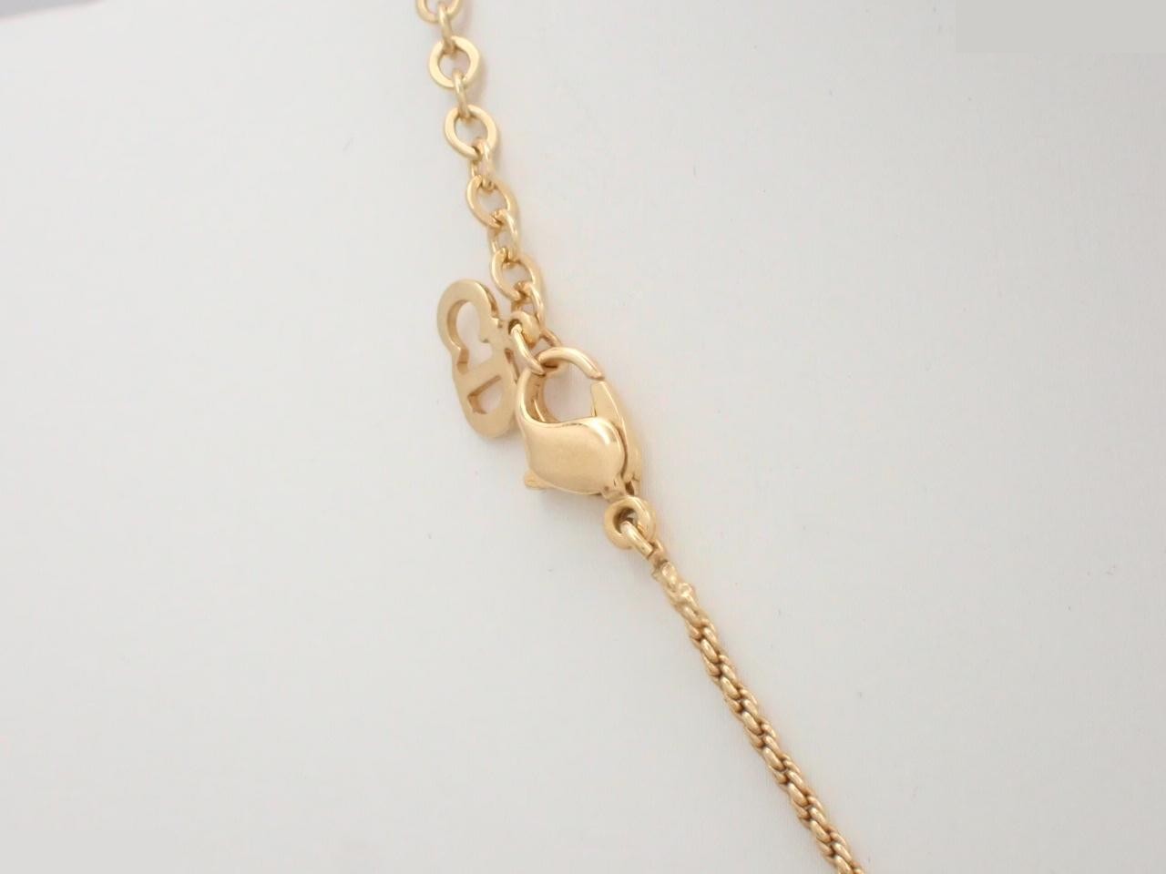 Precious metal necklaces and pendants: Arabesque coin gold necklace — view 2