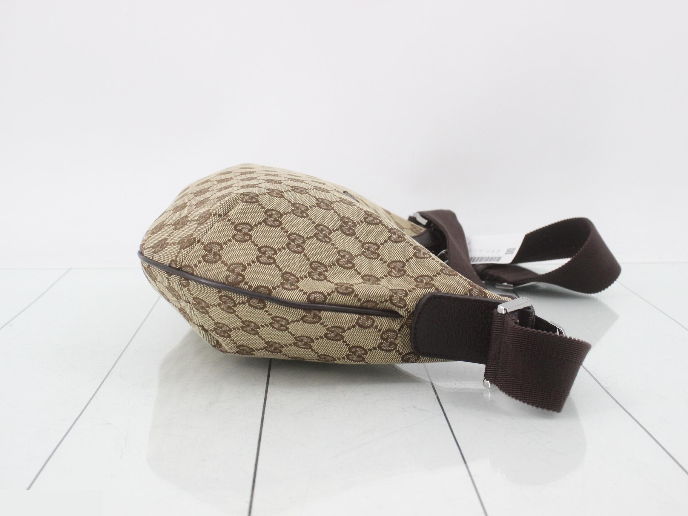 GG Canvas Shoulder Bag — view 3