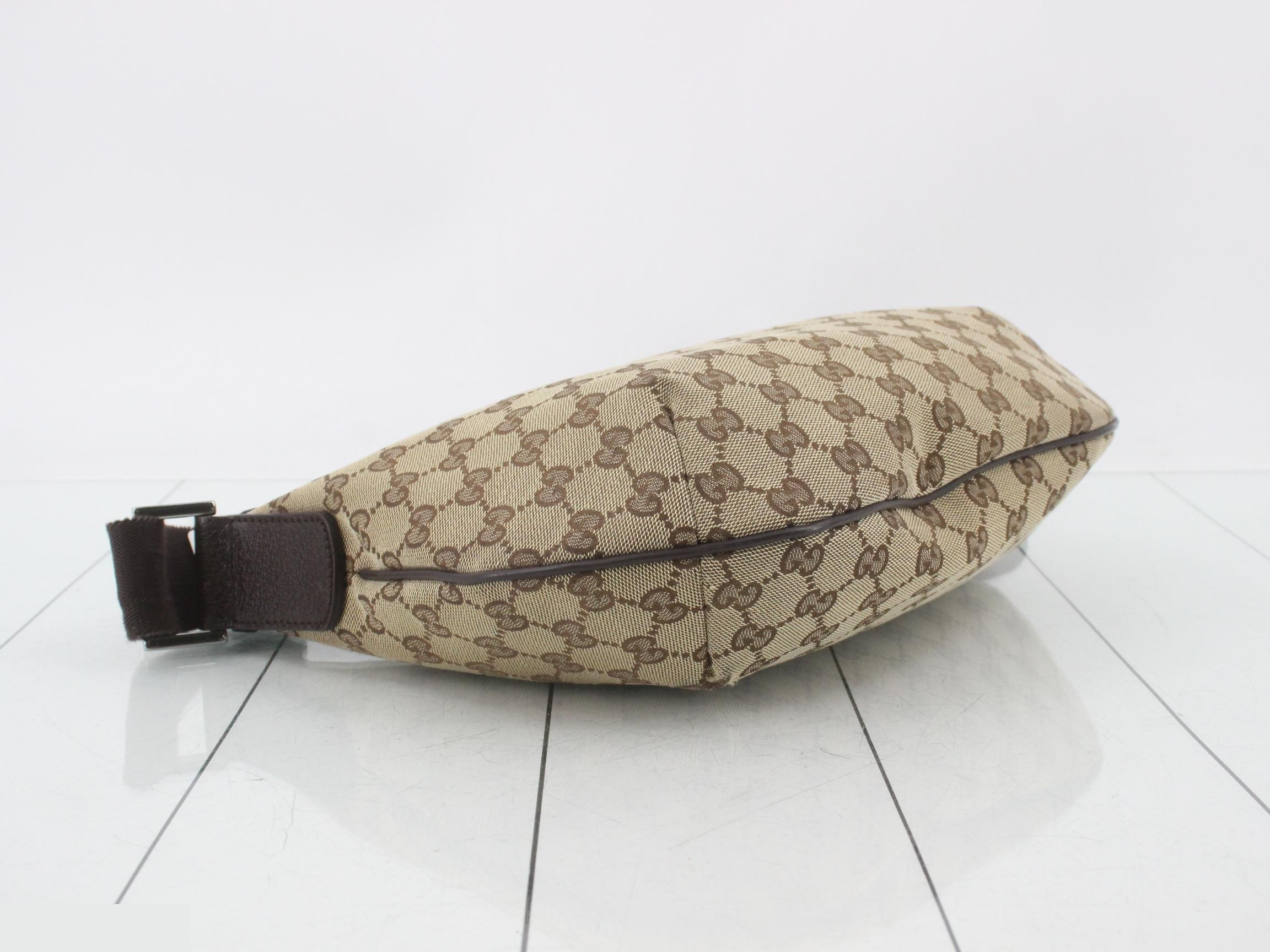 GG Canvas Shoulder Bag — view 5
