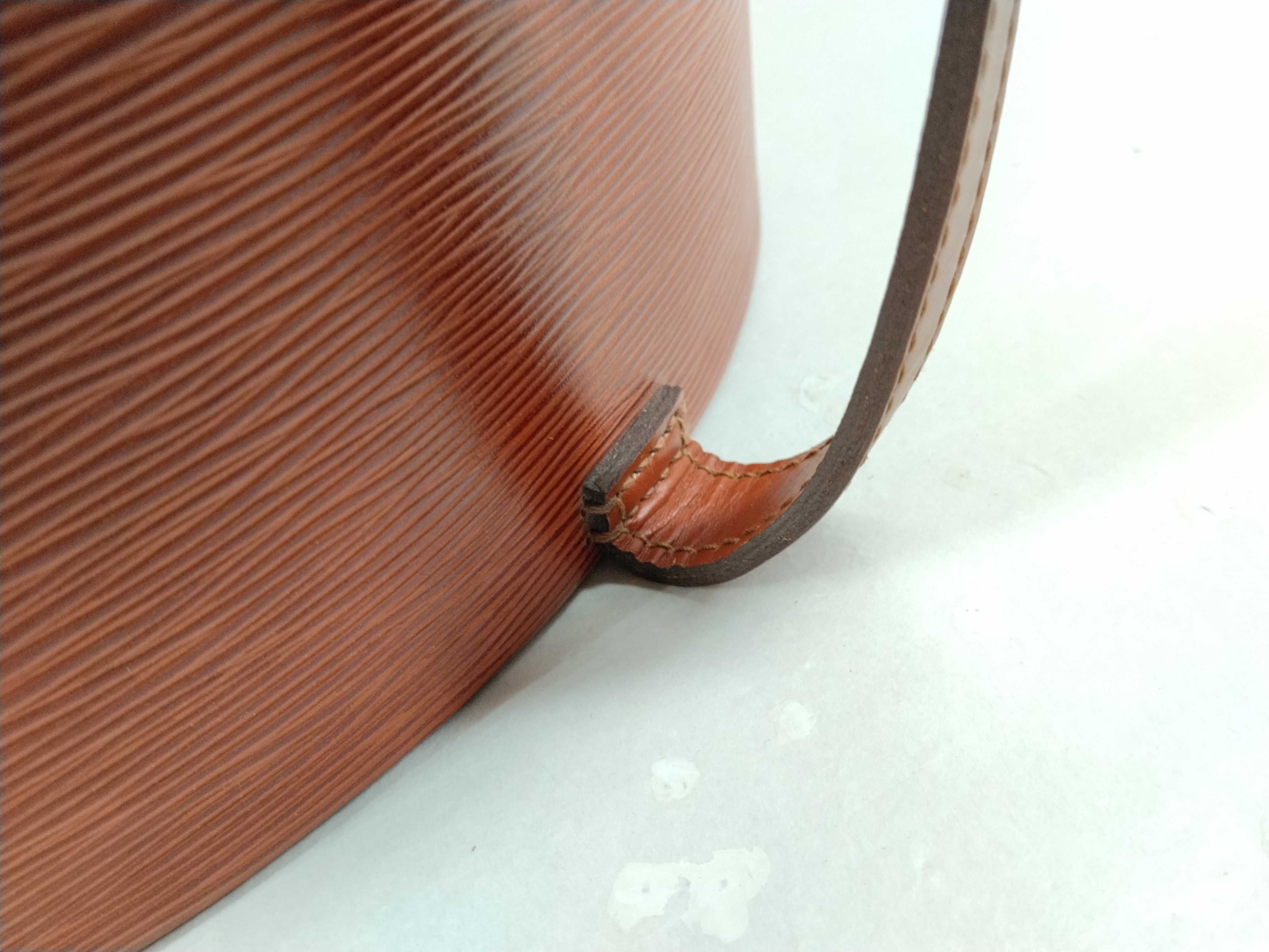 Epi Boite Chapeau Brown Handbag — view 4