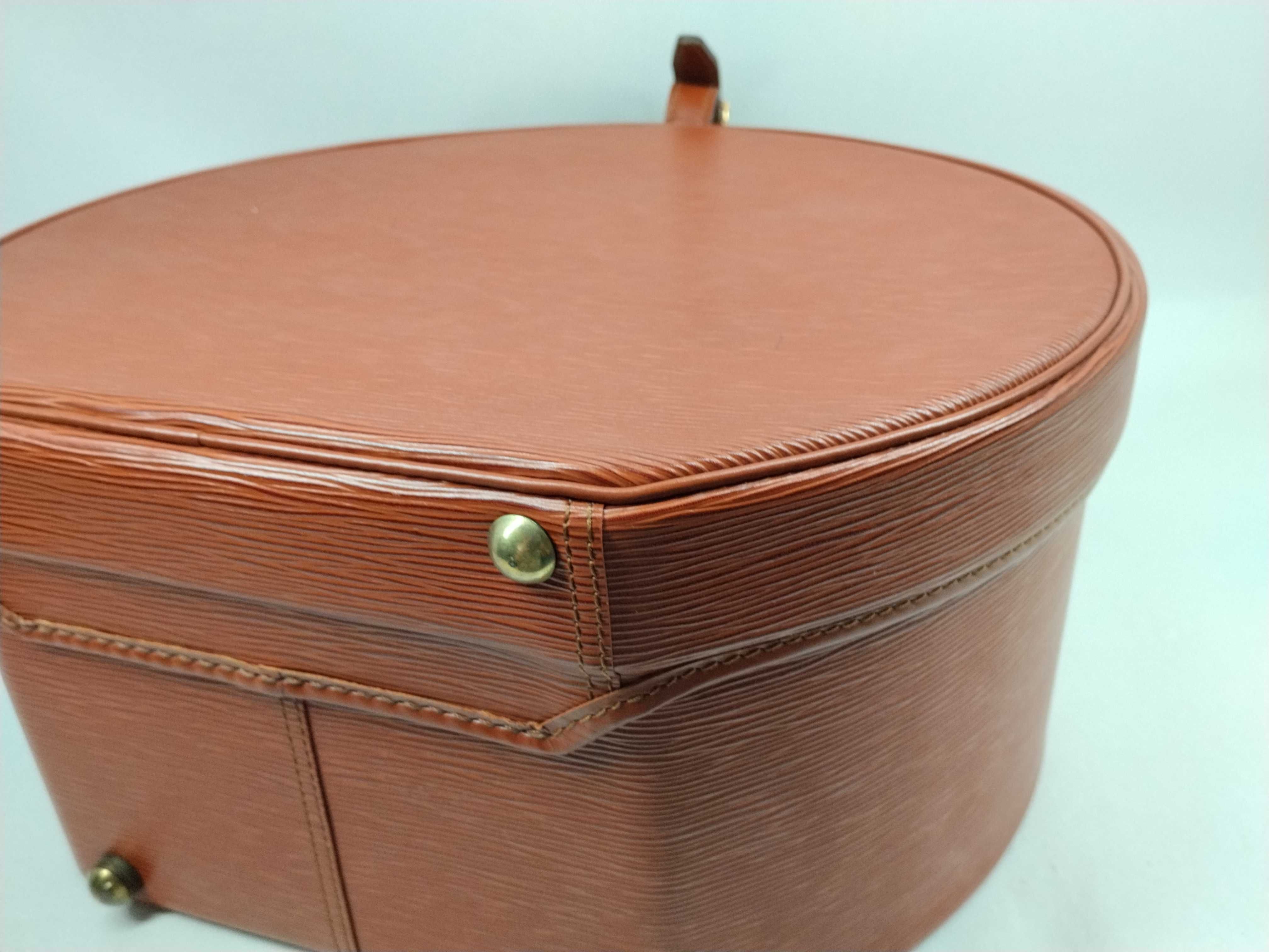 Epi Boite Chapeau Brown Handbag — view 6