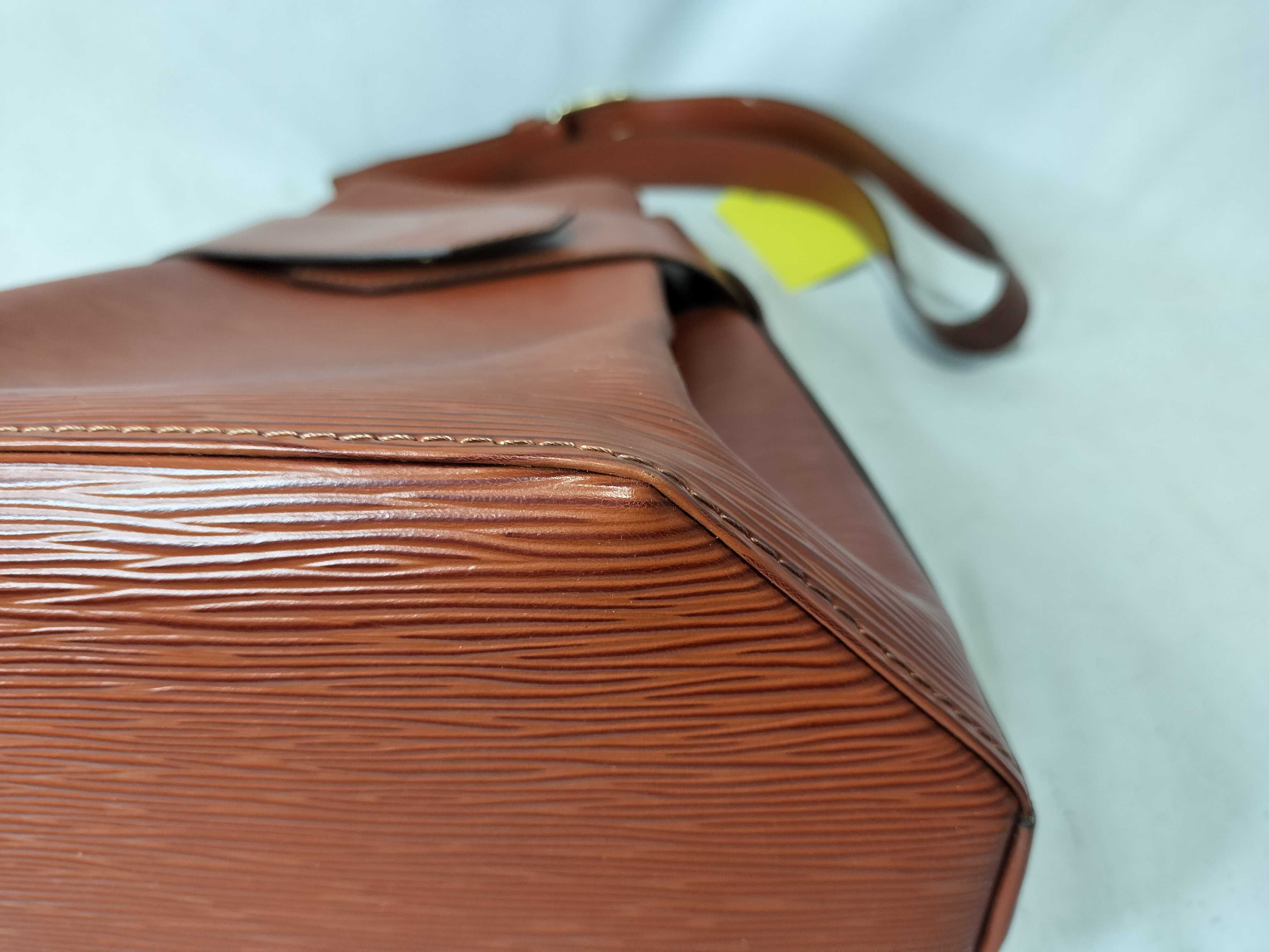 Epi Sac Depaule Shoulder Bag — view 7