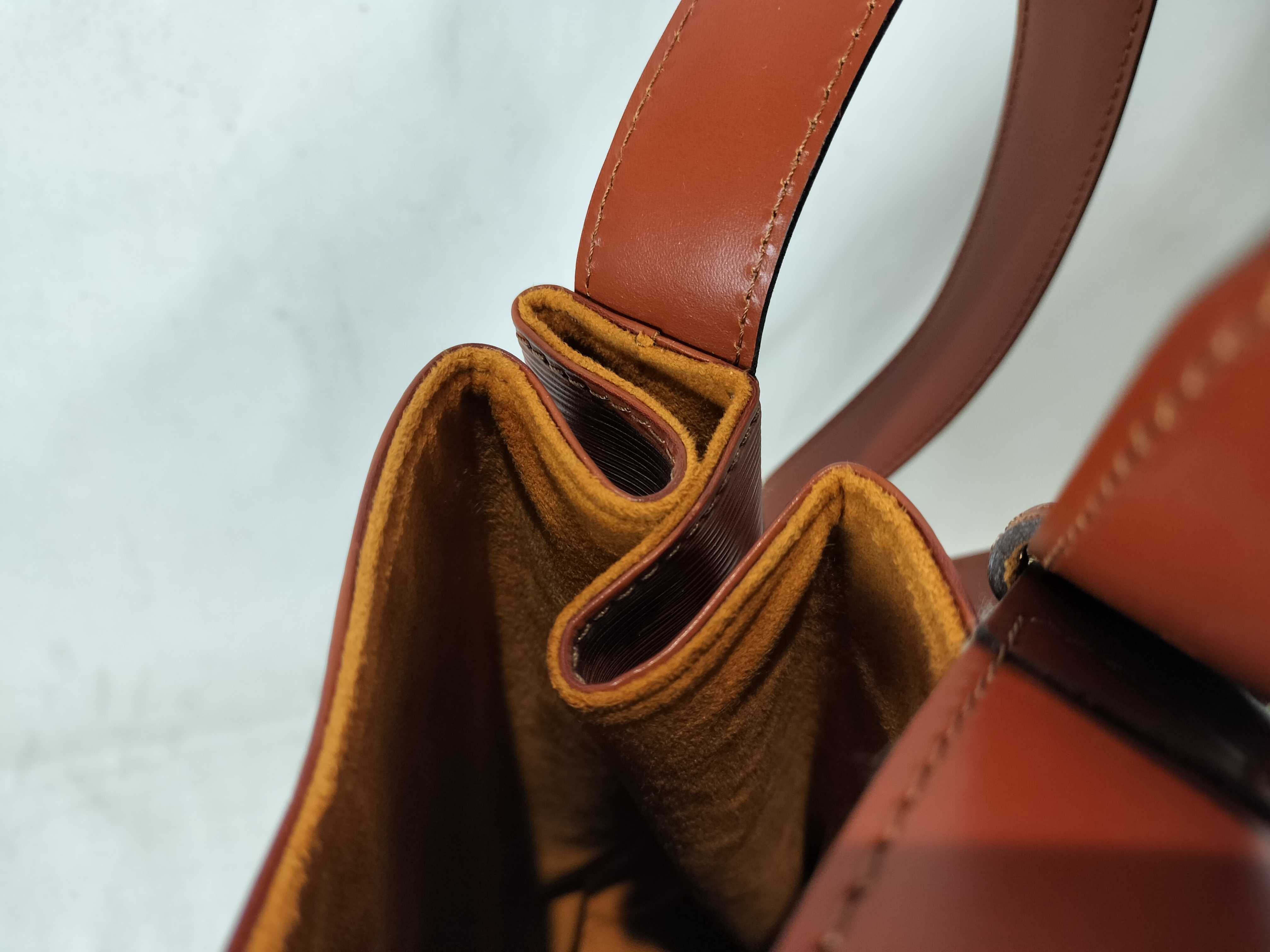Epi Sac Depaule Shoulder Bag — view 10