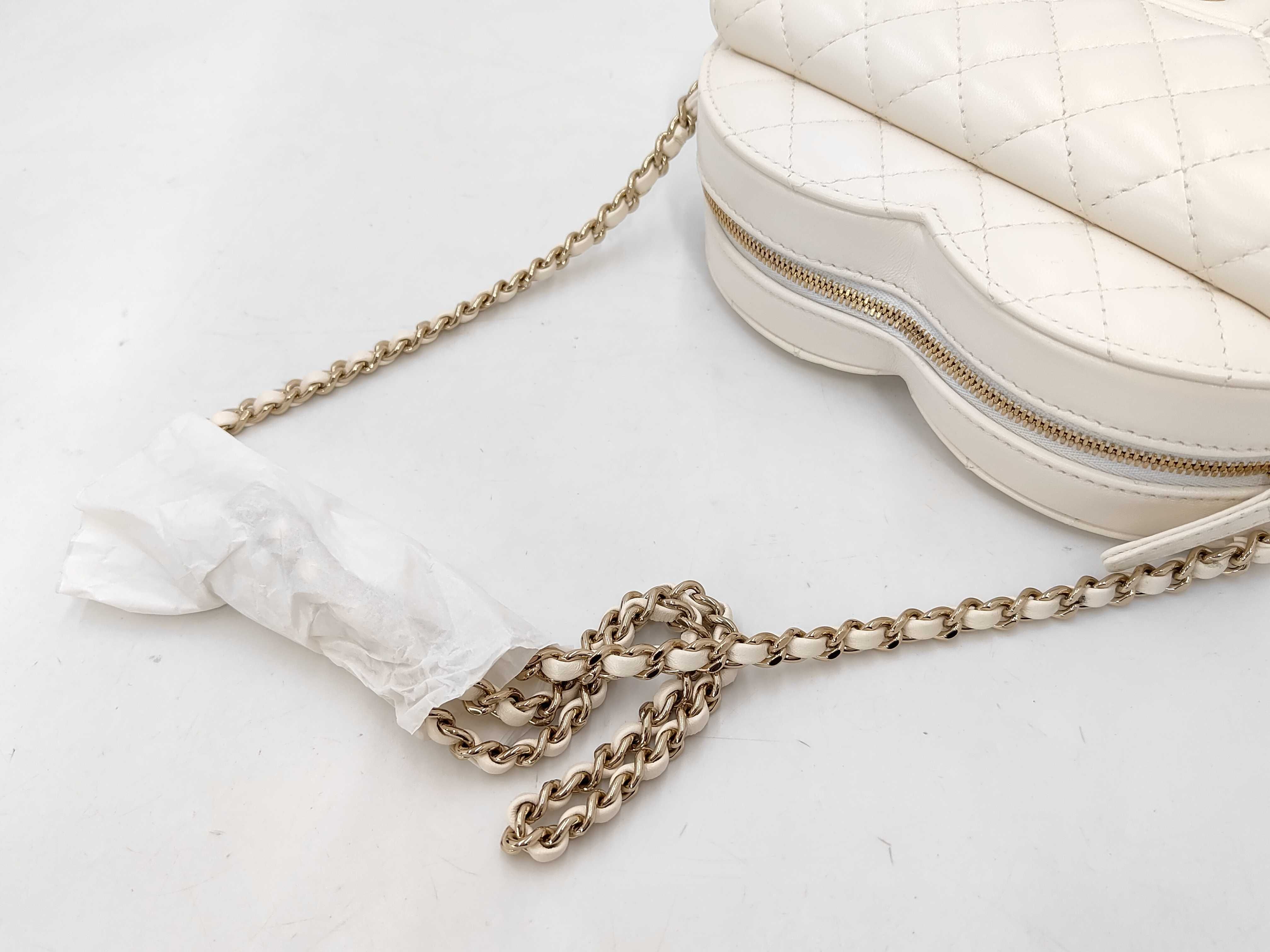 Heart-shaped Shoulder Bag — view 3