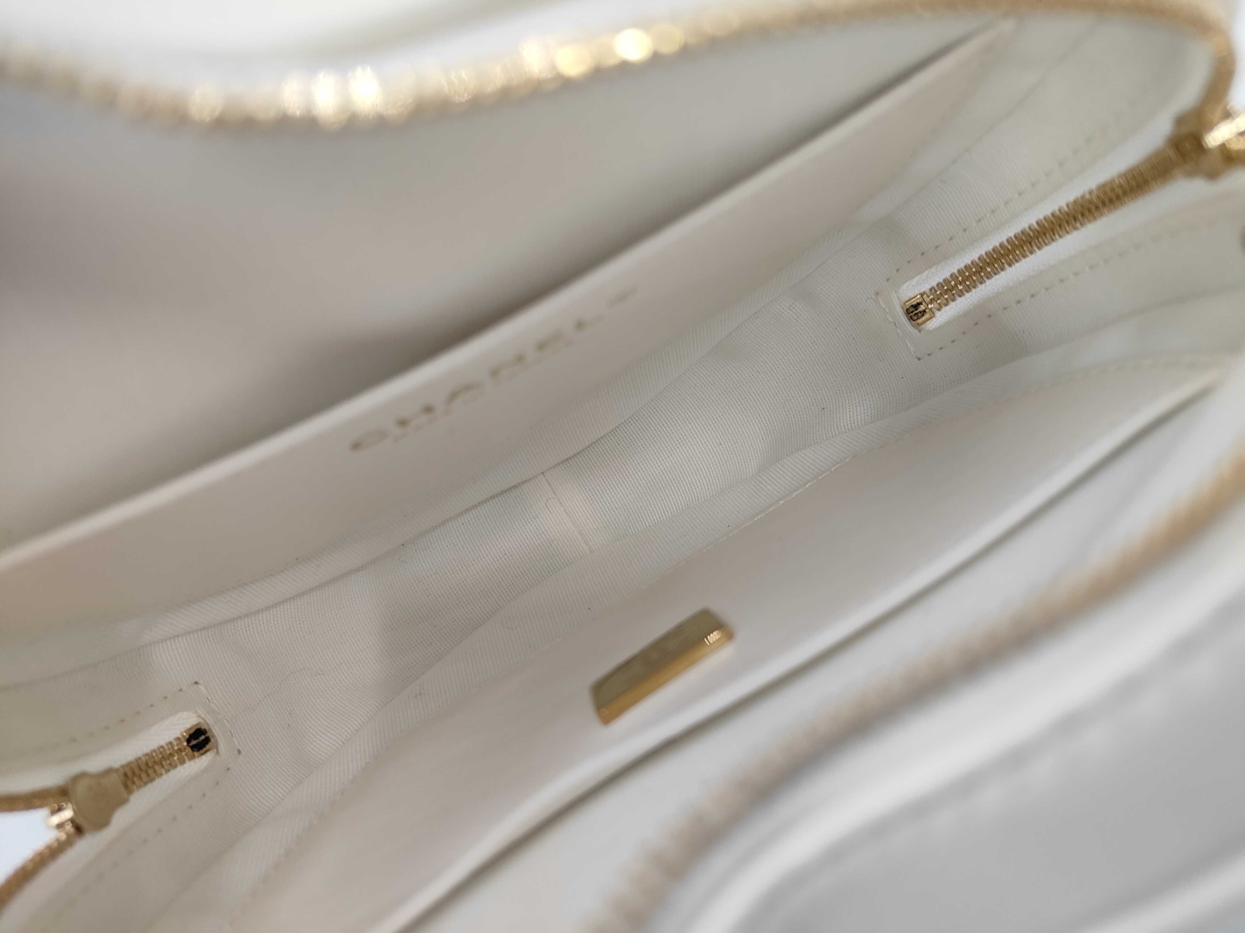 Heart-shaped Shoulder Bag — view 9