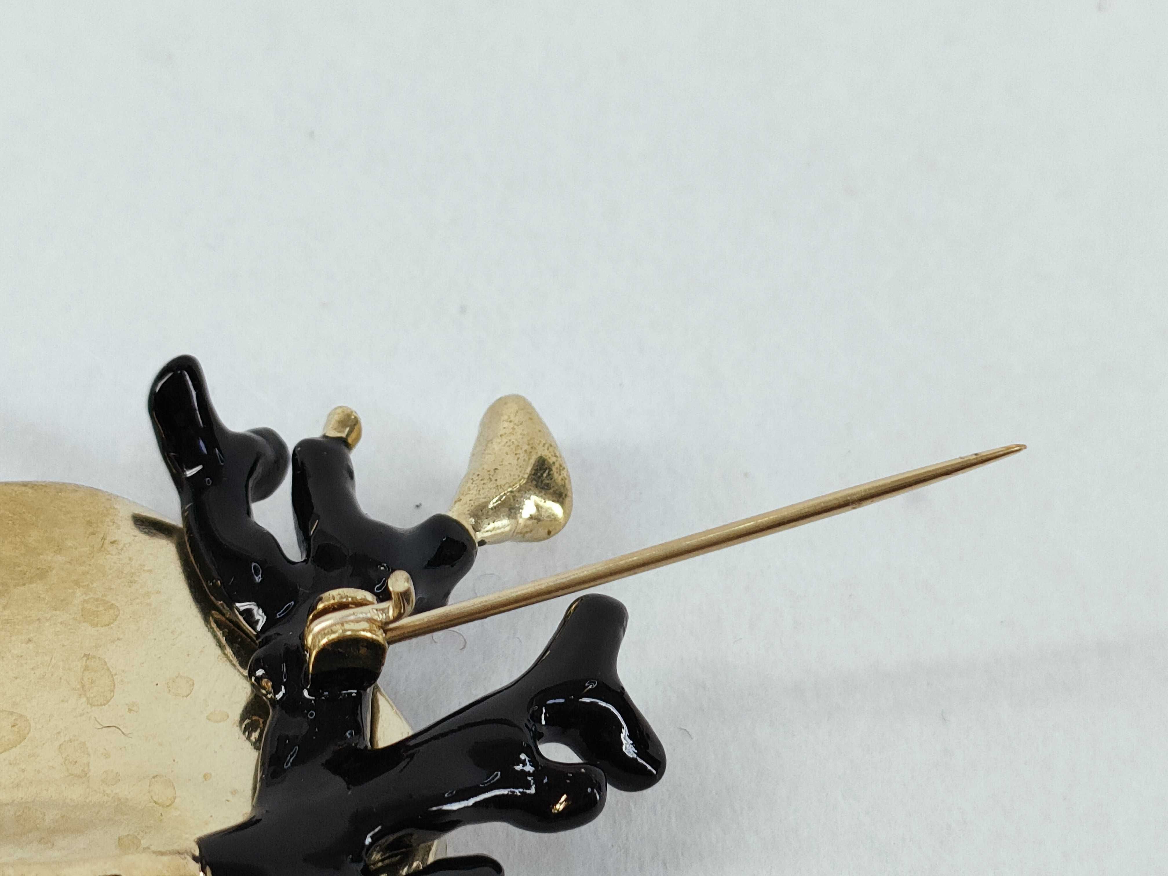 Coral Brooch — view 4